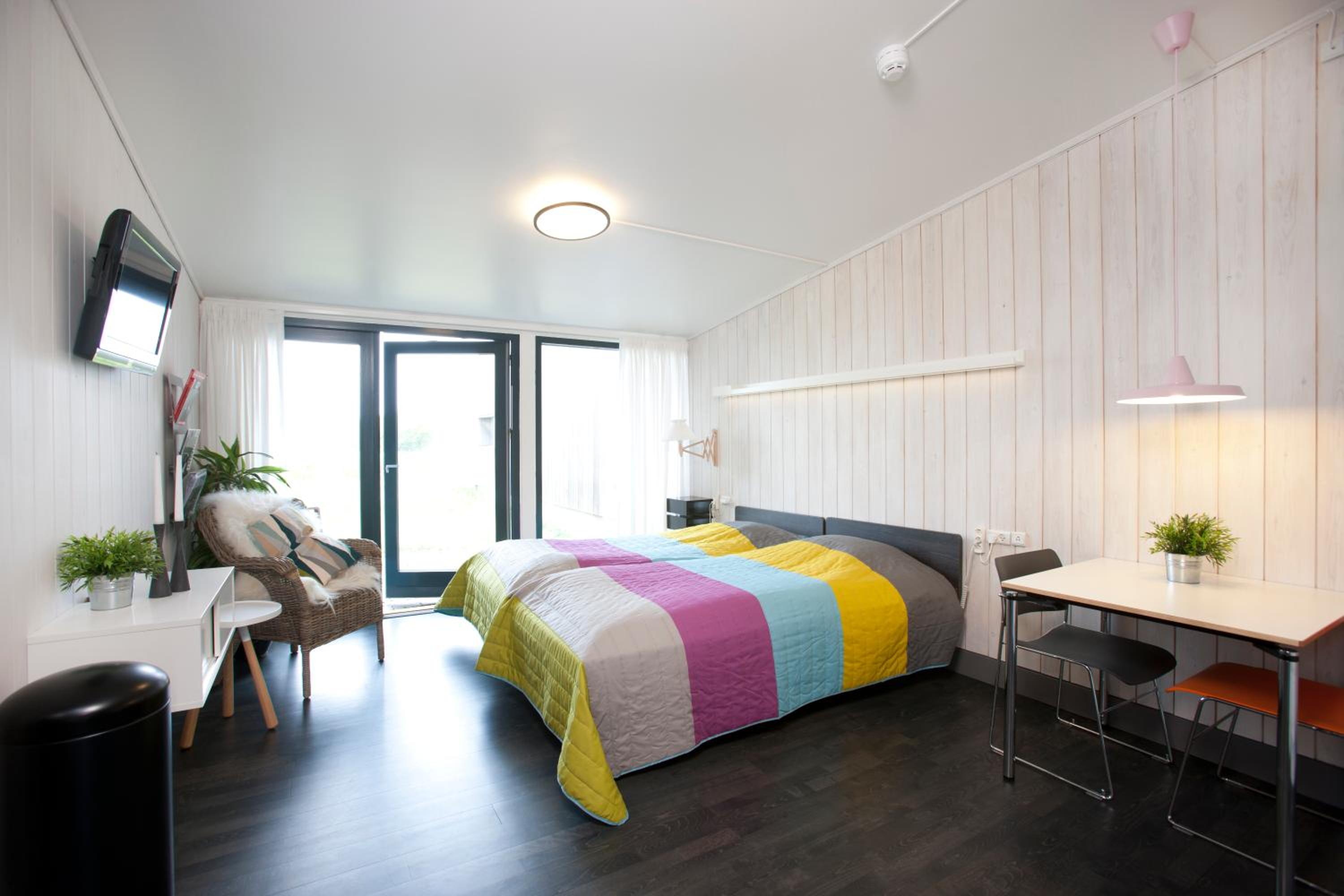 Studio Apartment photo 2