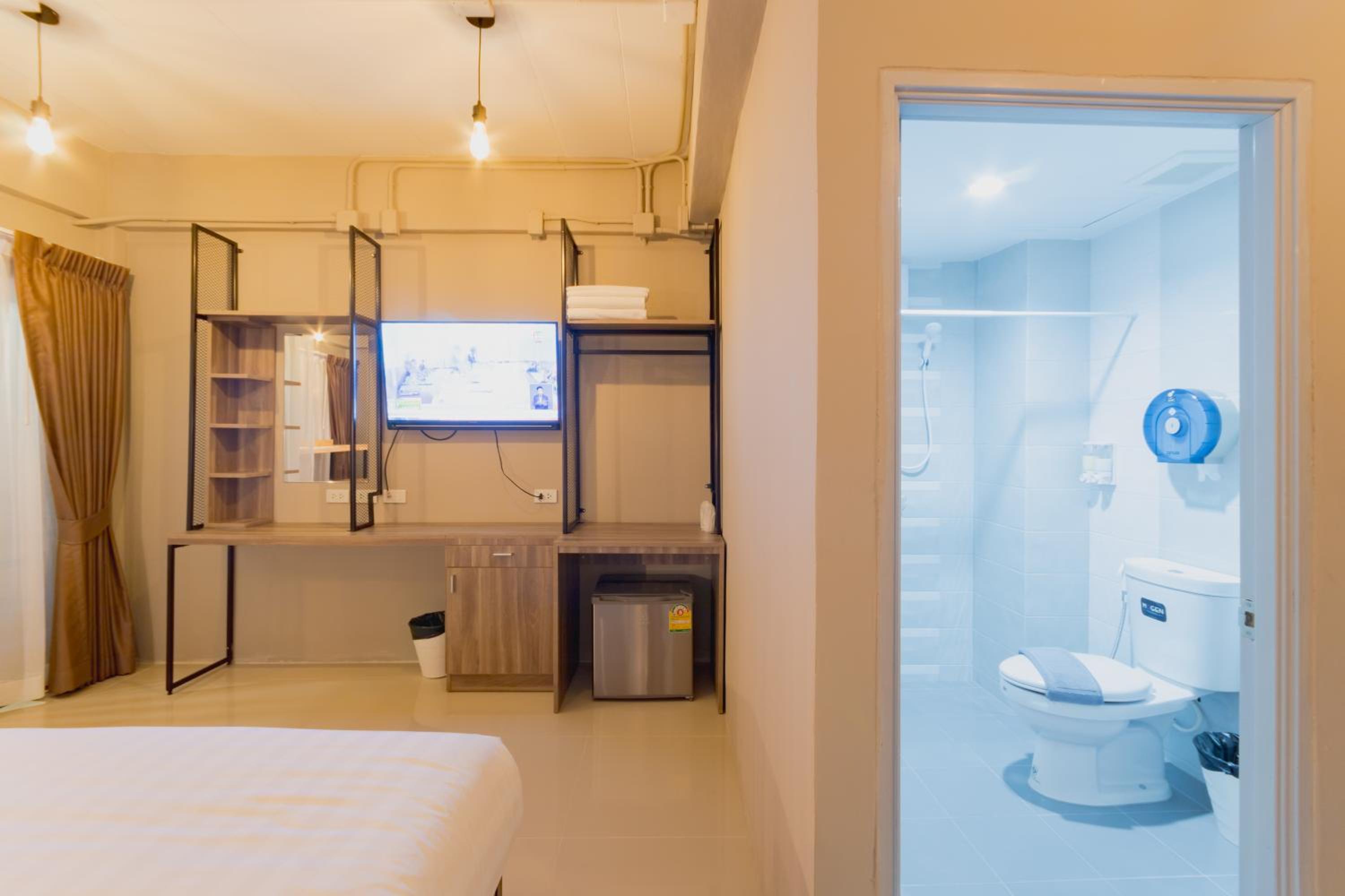 Twin Room with Balcony - Photo 1