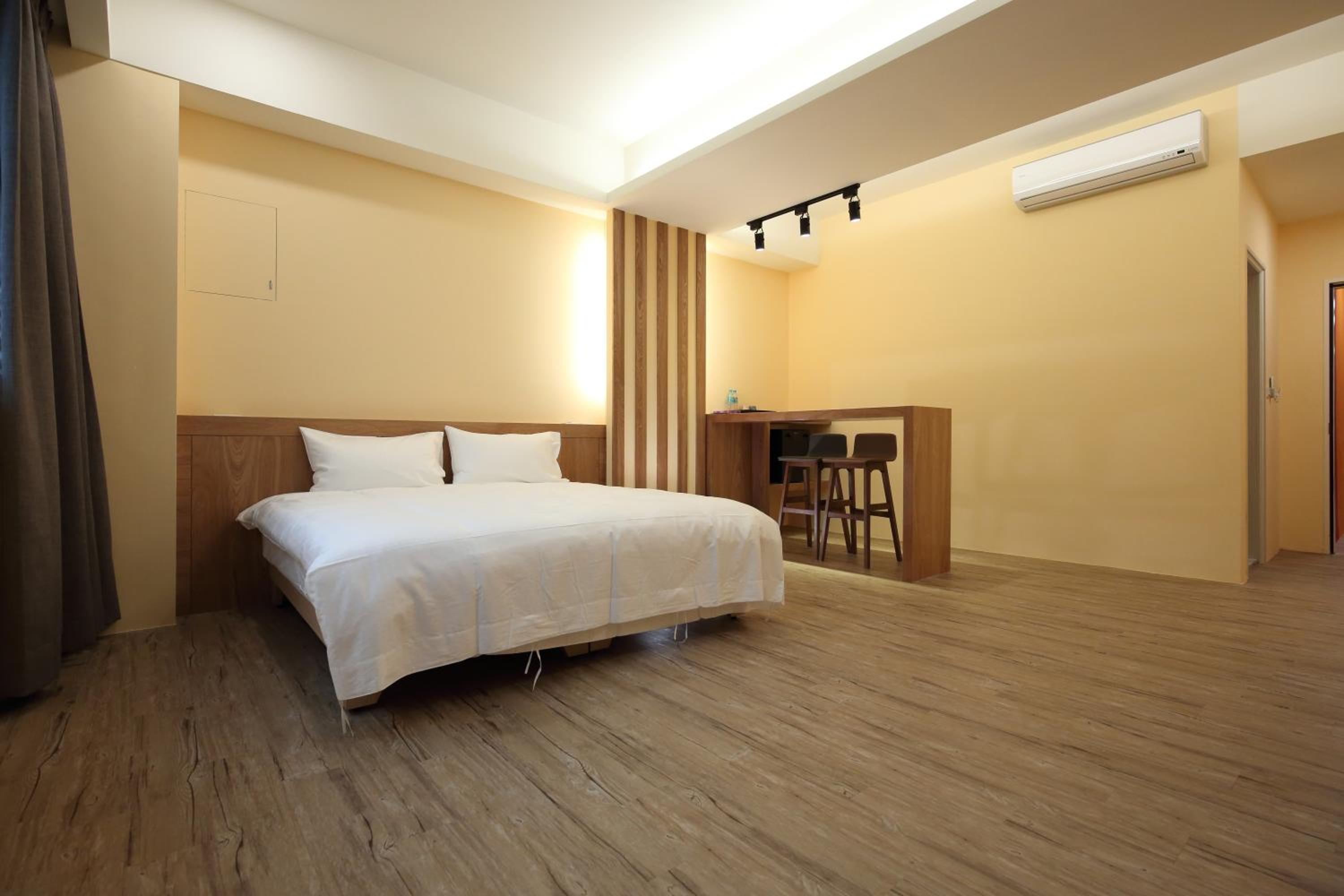 Deluxe Queen Room photo 2