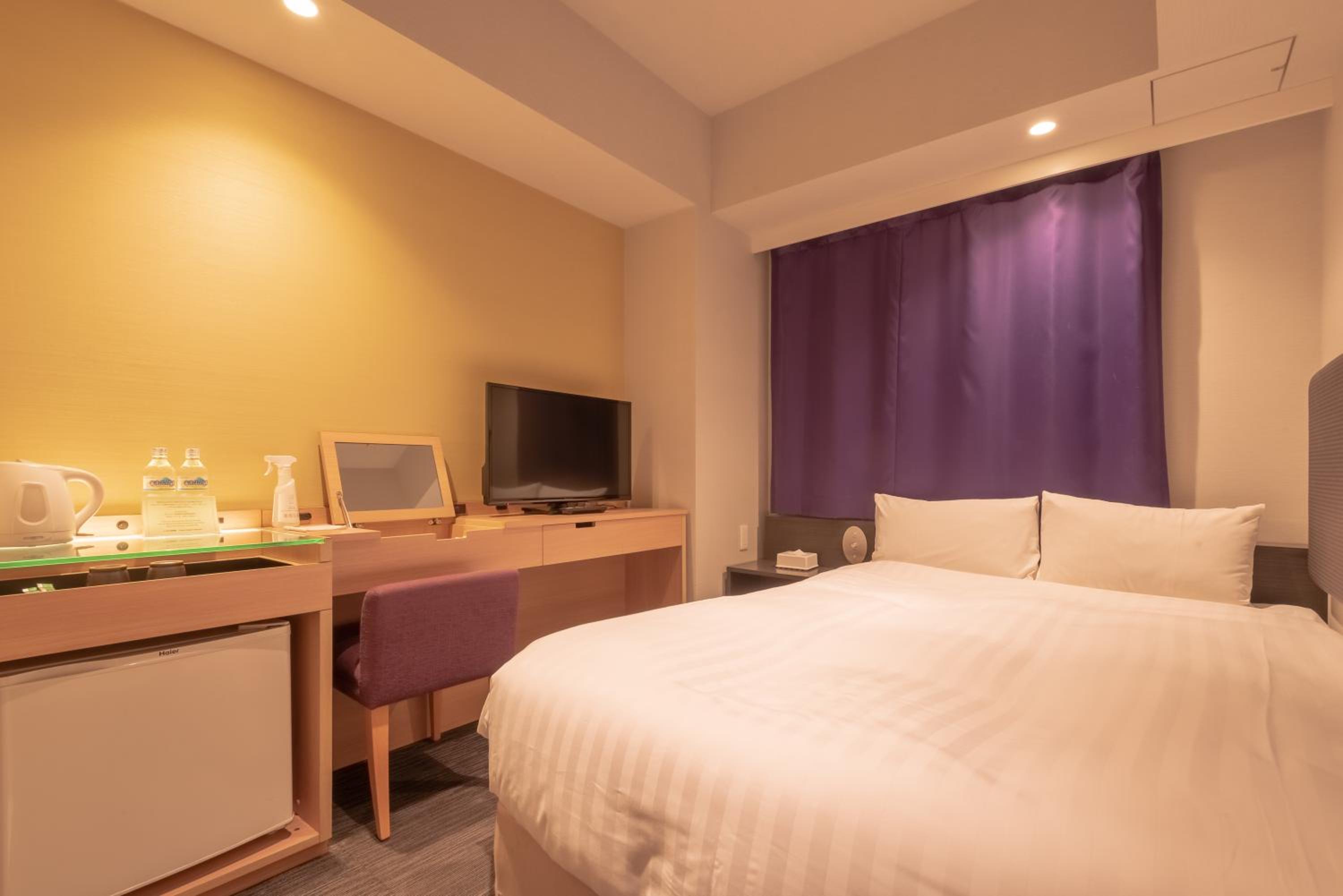 Double Room with City View - Non-Smoking (High Floor) photo 3