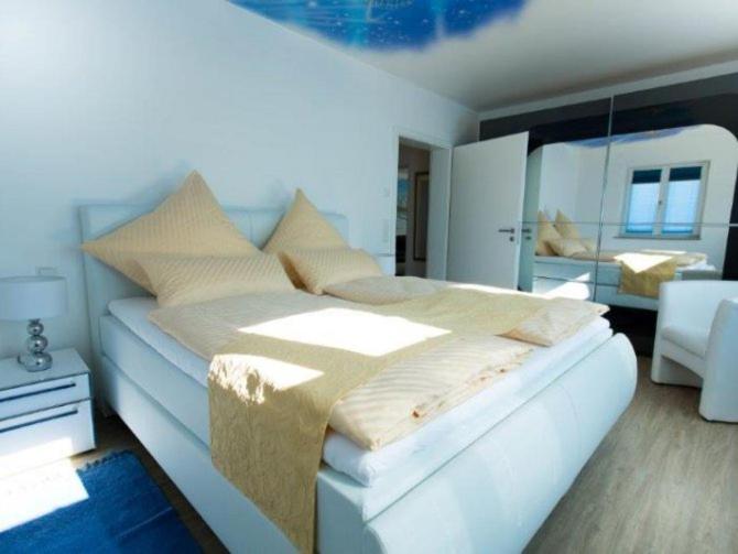 Two-Bedroom Apartment with Terrace photo 3
