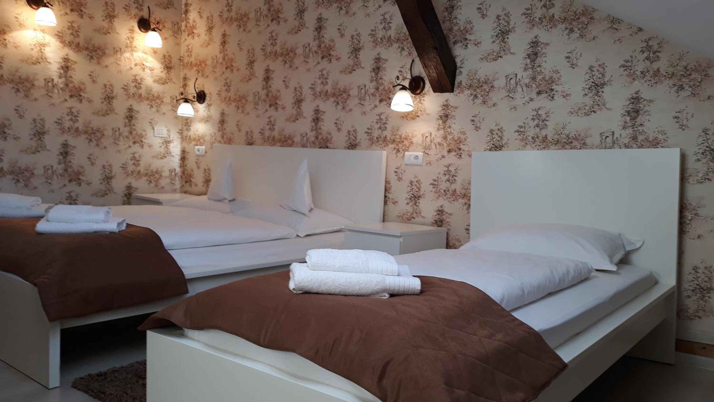 Classic Triple Room - Photo 1