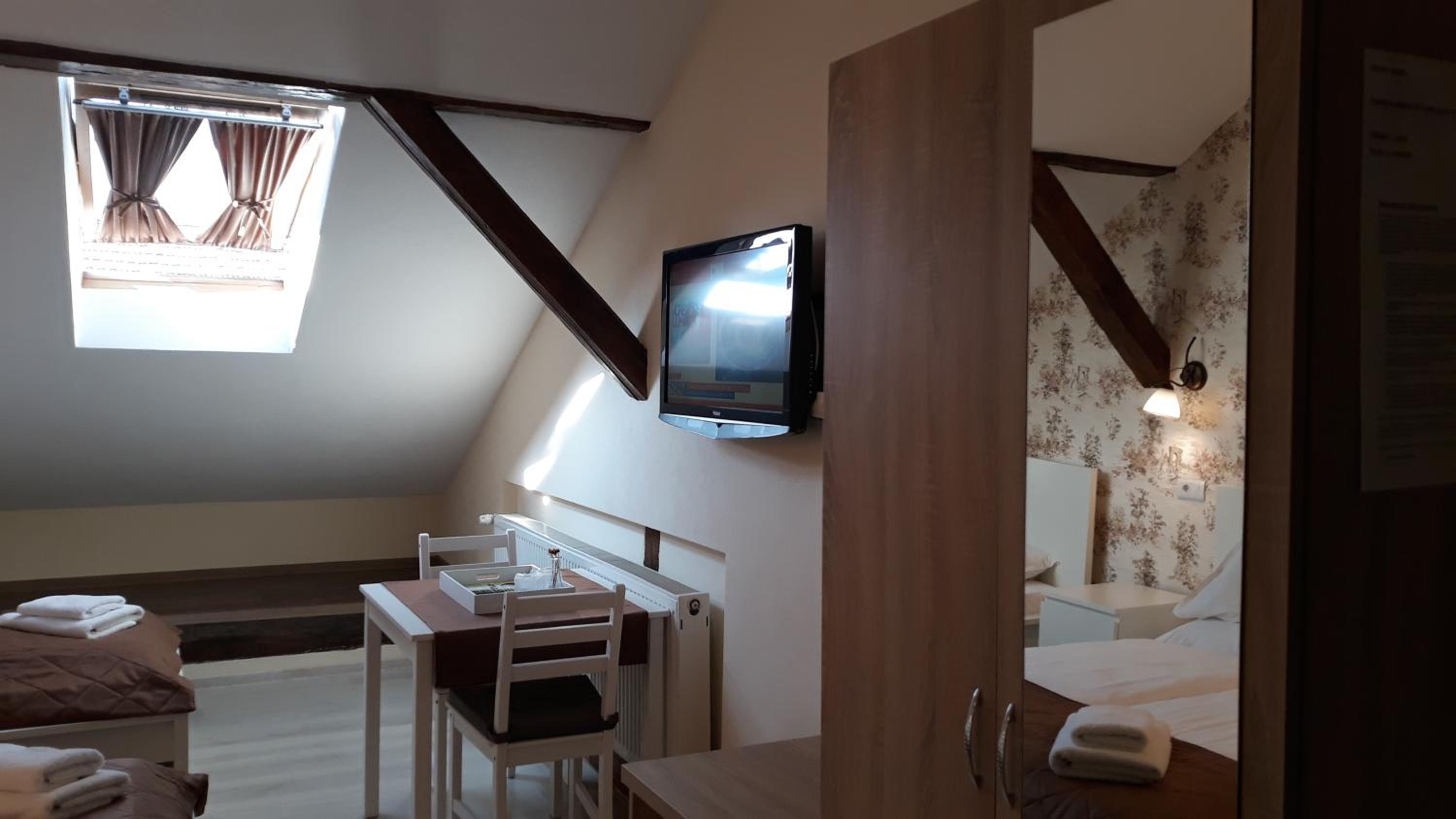Classic Triple Room - Photo 4
