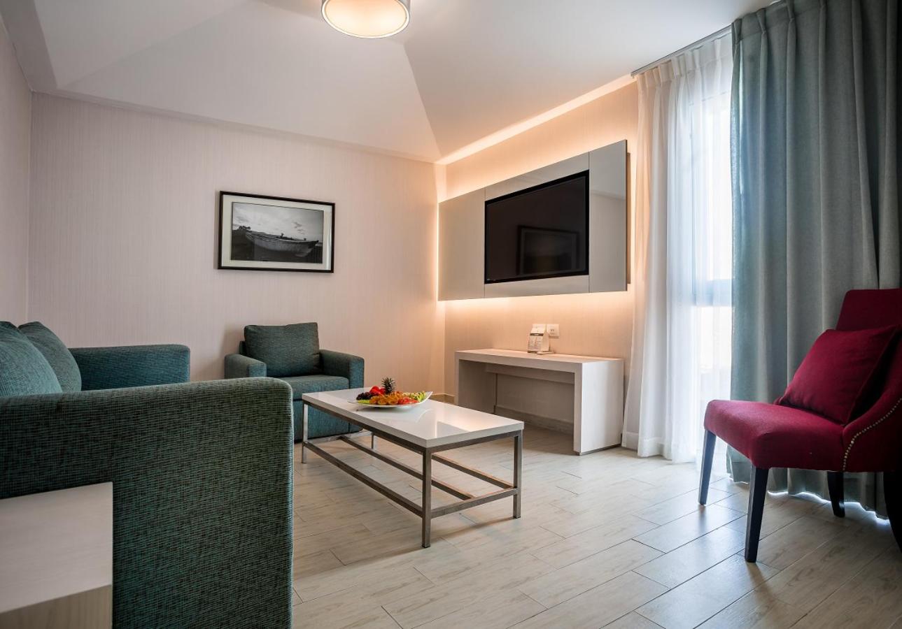 Suite (2 Adults + 2 Children) - Photo 3