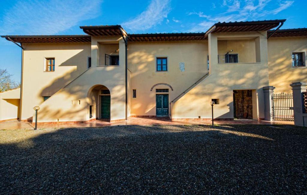Four-Bedroom House photo 3