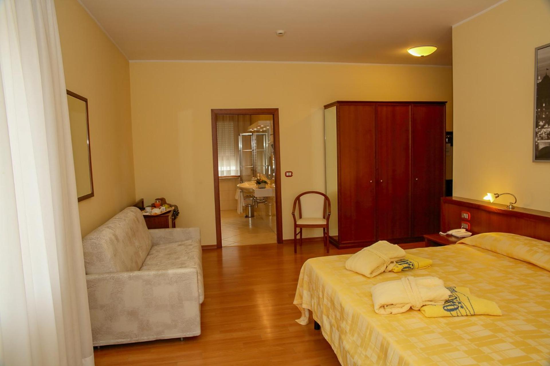 Superior Twin Room - Photo 1