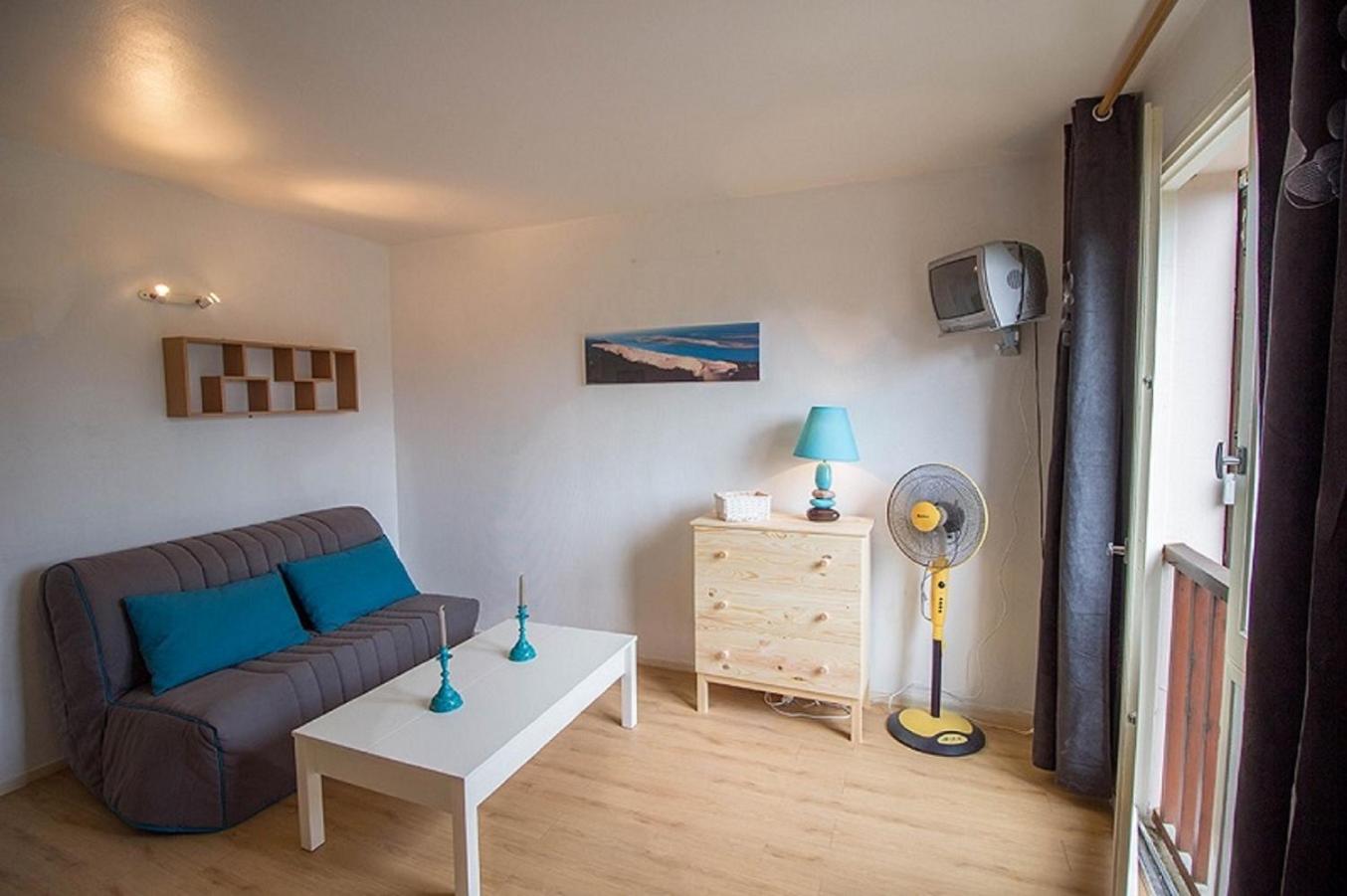 Studio Apartment photo 3