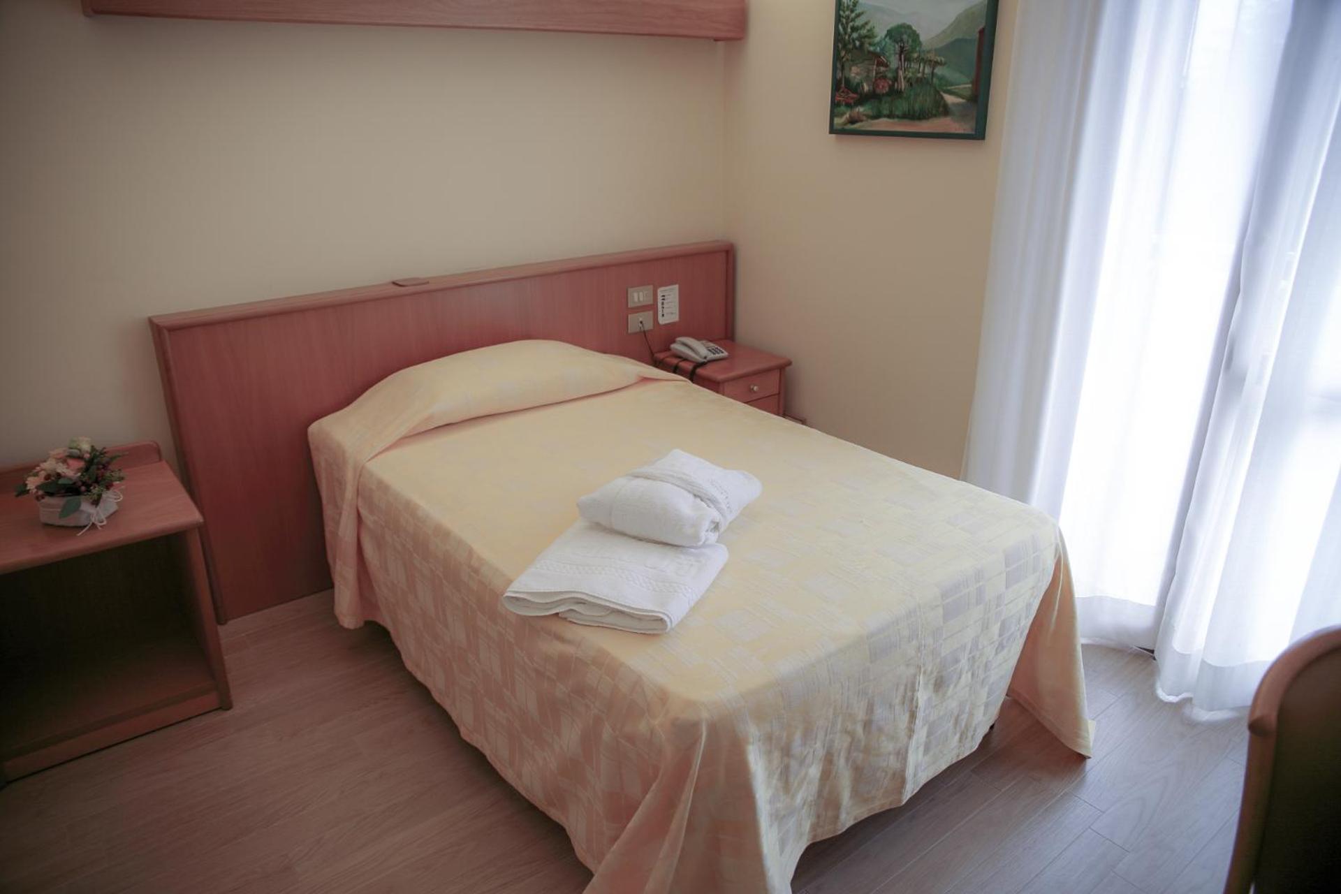 Single Room photo 3
