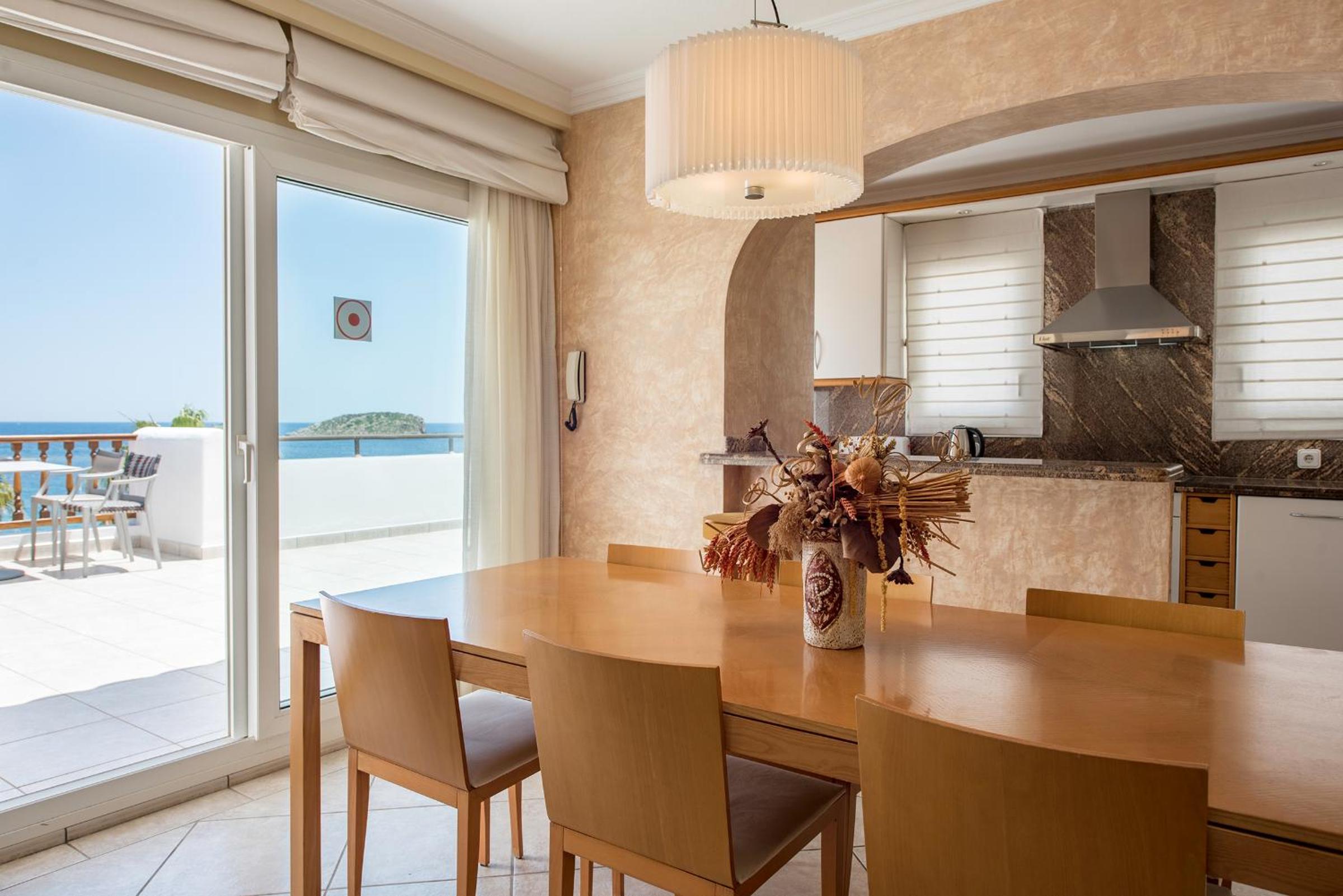 Penthouse Apartment (4 Adults) photo 2