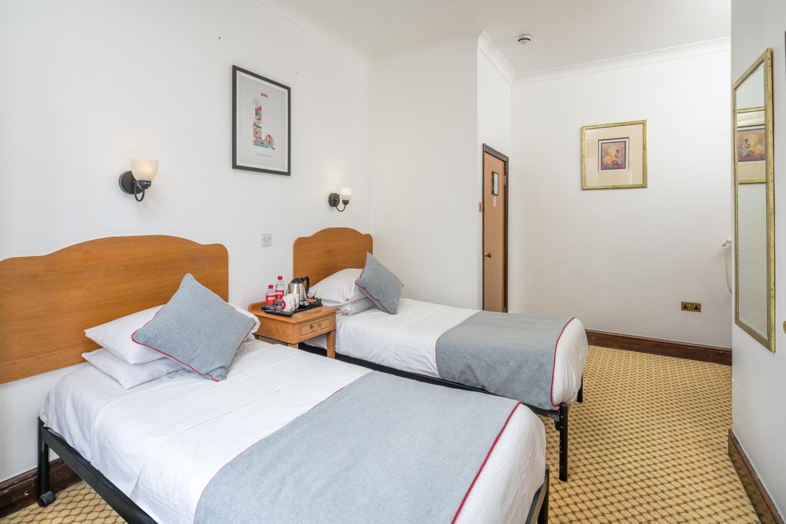 Standard Twin Room photo 1