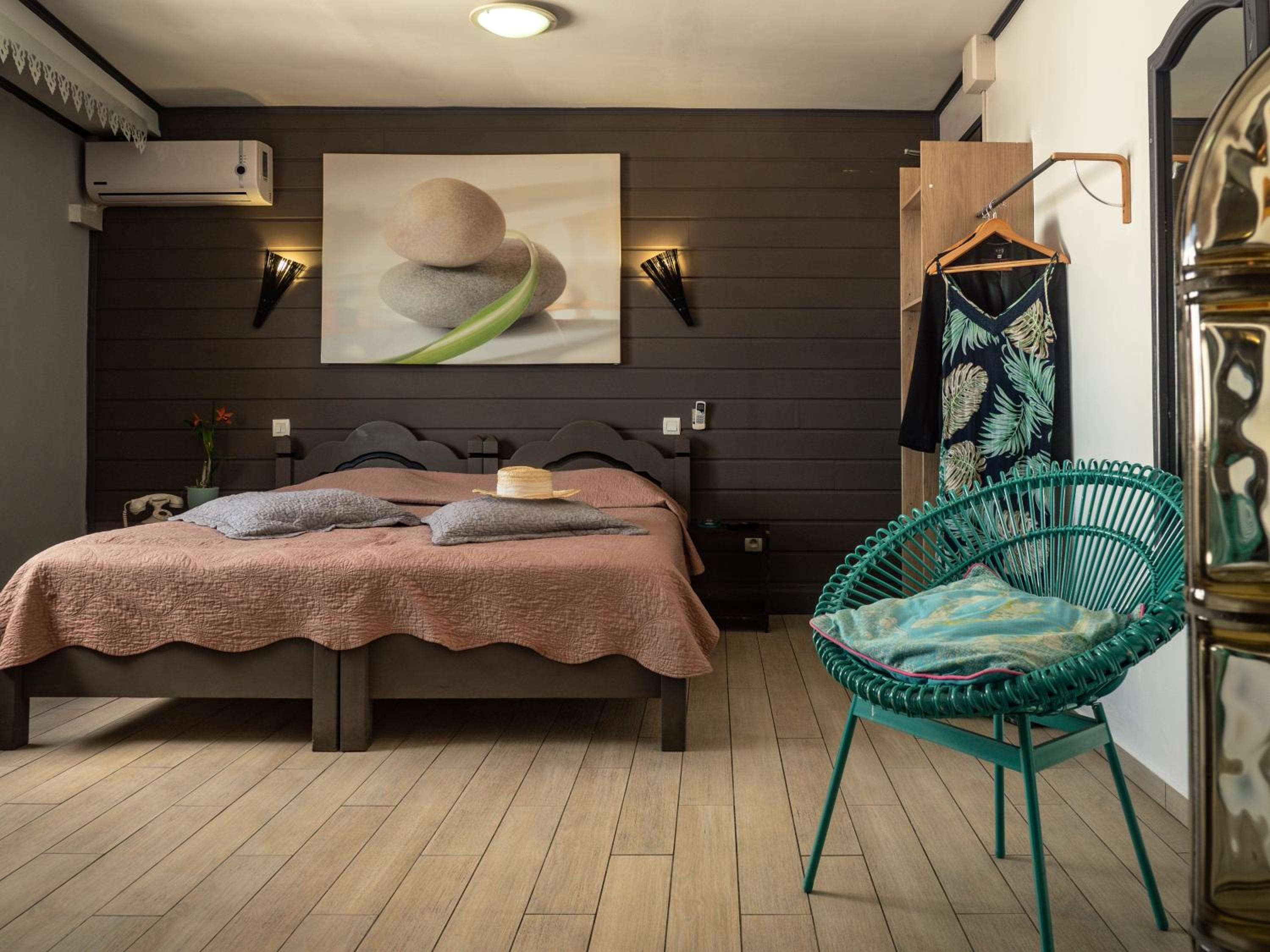 Double Room - Photo 6