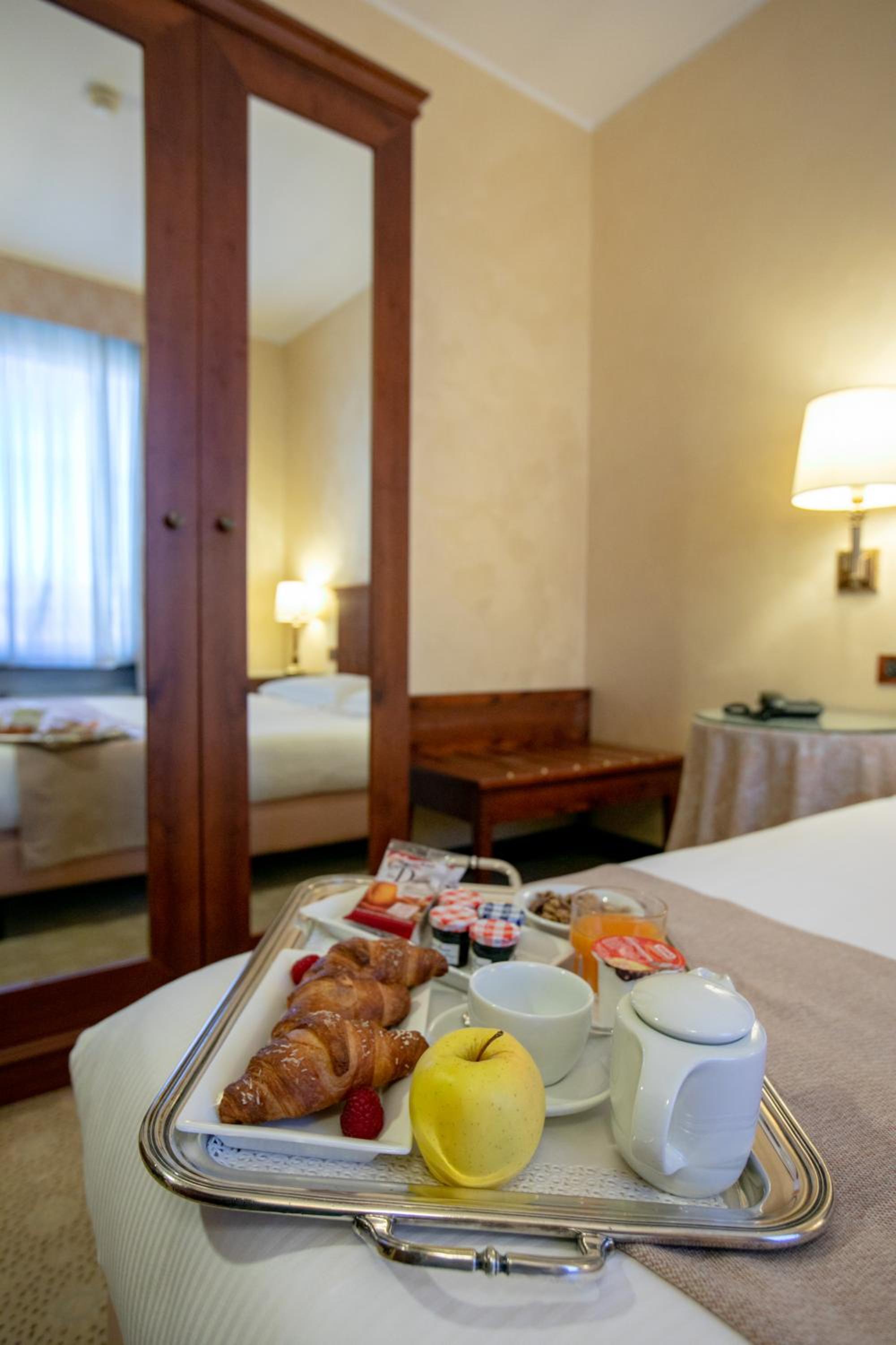 Double or Twin Room - Photo 3