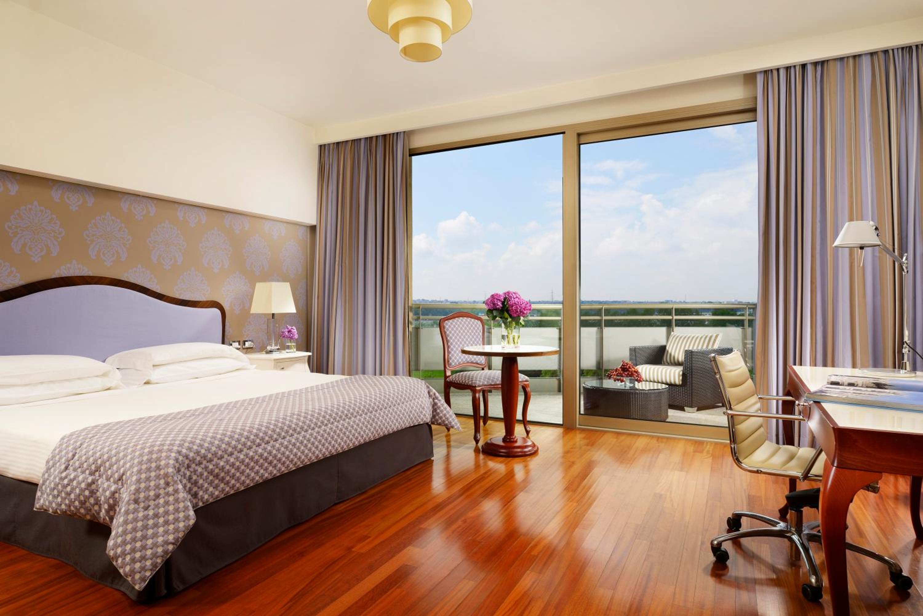 Executive Double Room - Photo 3