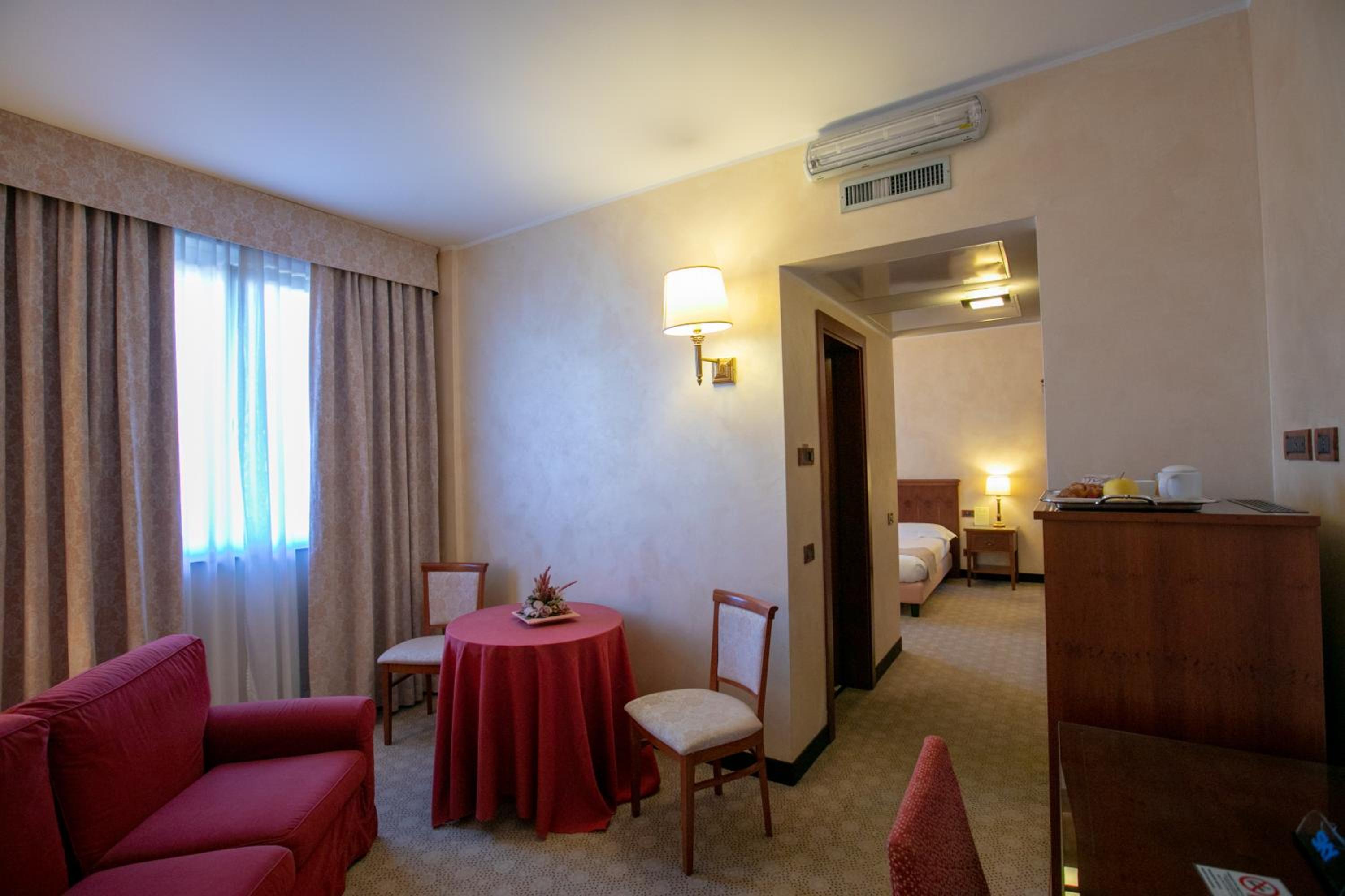 Deluxe Double or Twin Room - Photo 3
