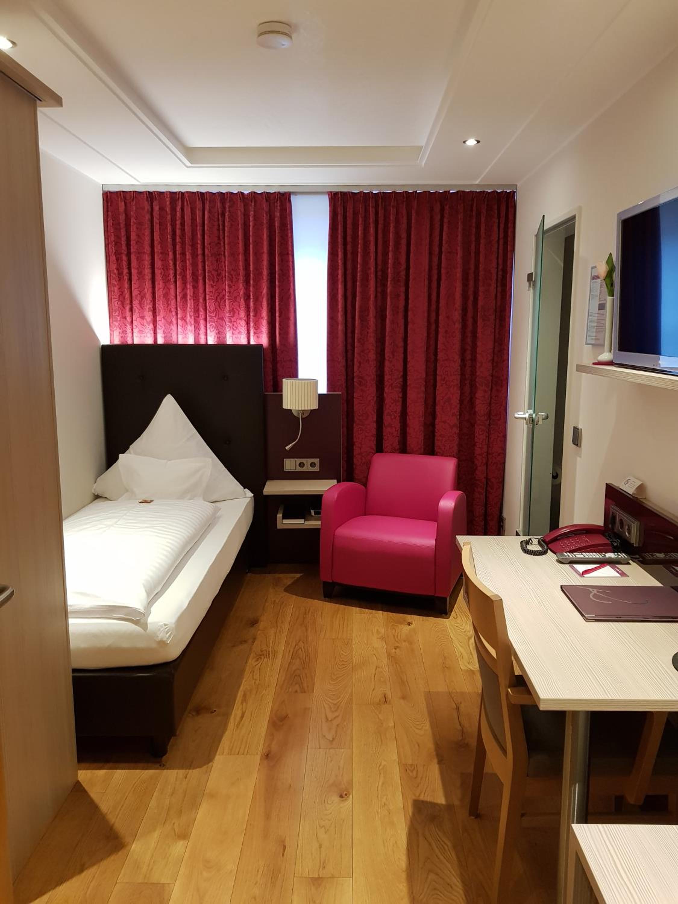 Comfort Single Room "Weinberg"