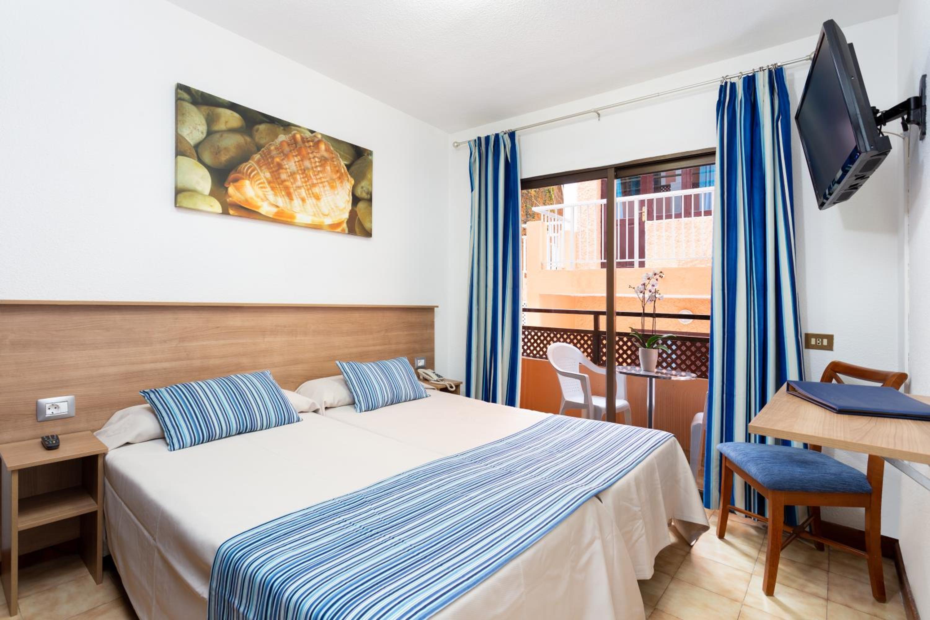 Double Room Single Use ( 1 Adult ) photo 2