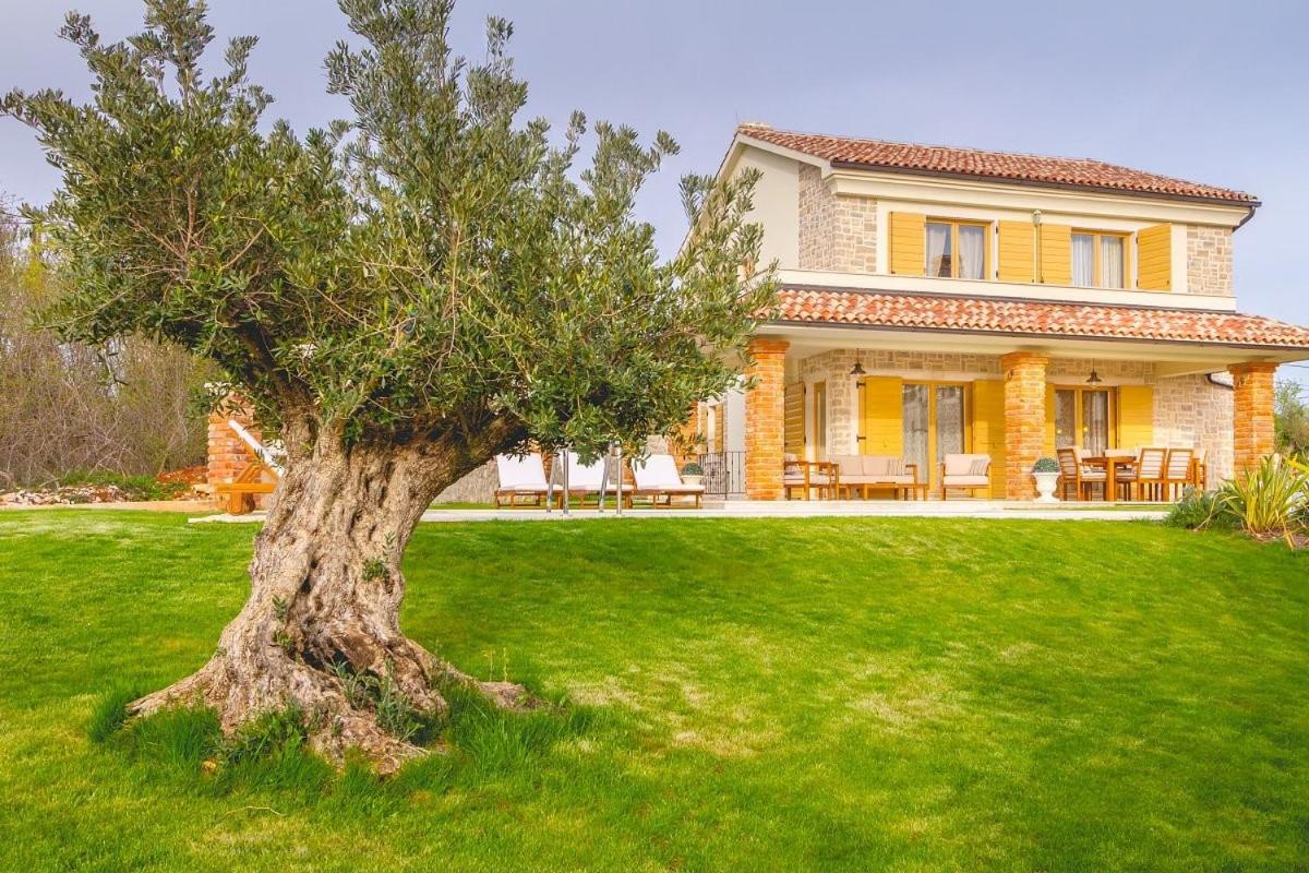 Villa with Private Pool photo 3