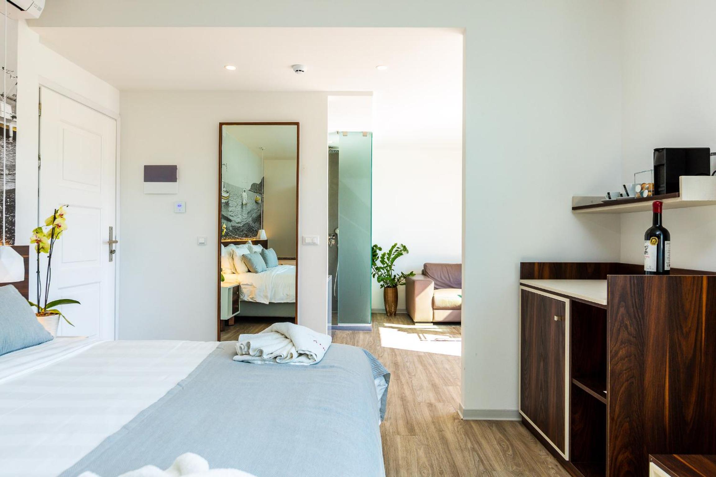Executive Suite with Jetted Tub