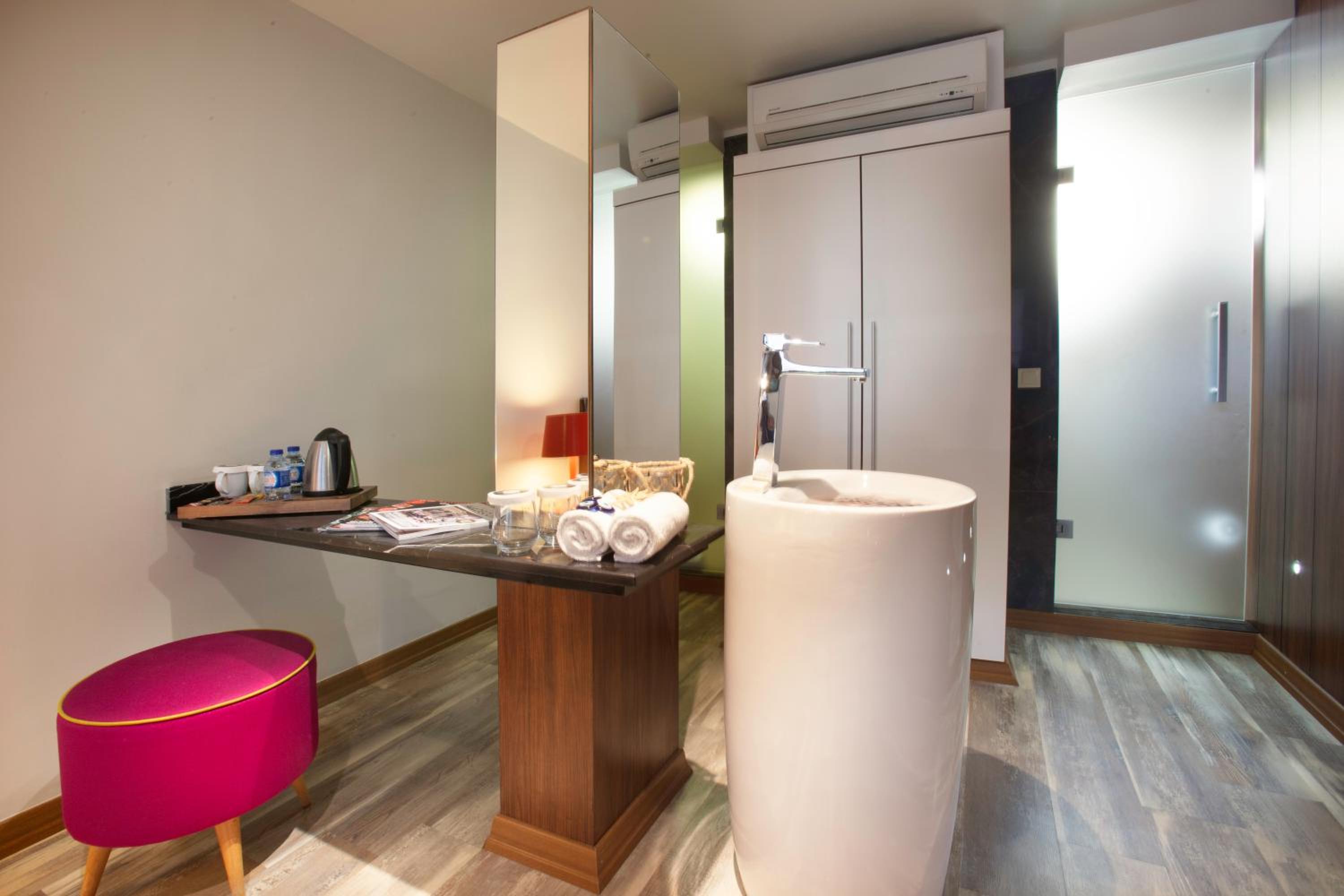 Superior Triple Room photo 3
