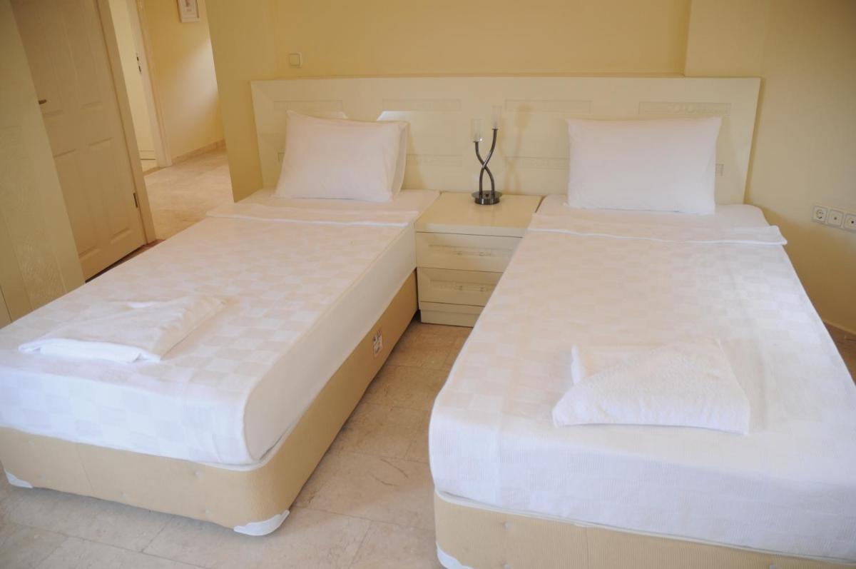Three-Bedroom Villa photo 2