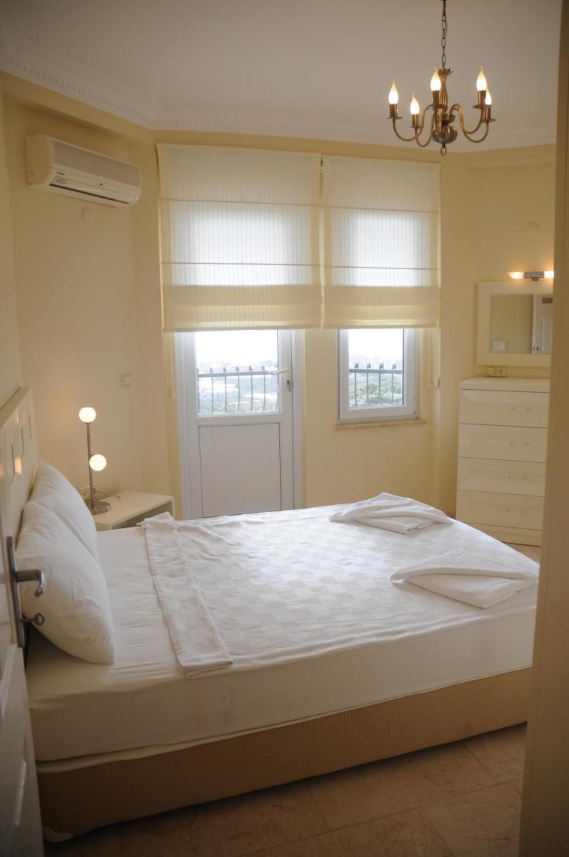 Three-Bedroom Villa photo 3