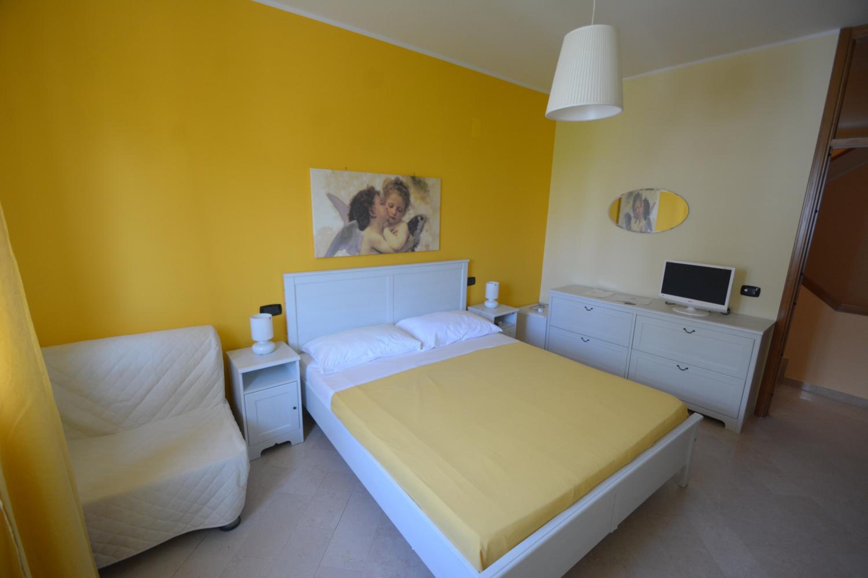Deluxe Double Room with Side Sea View photo 1
