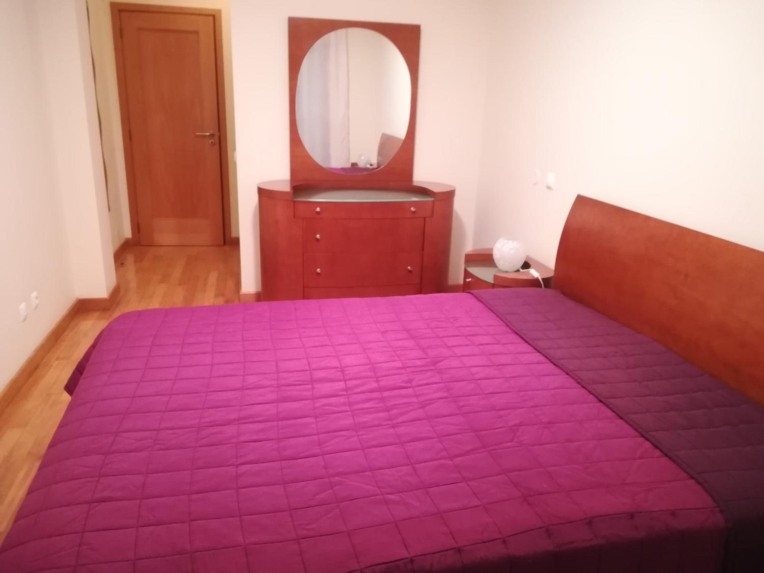 Queen Room with Balcony - Photo 9