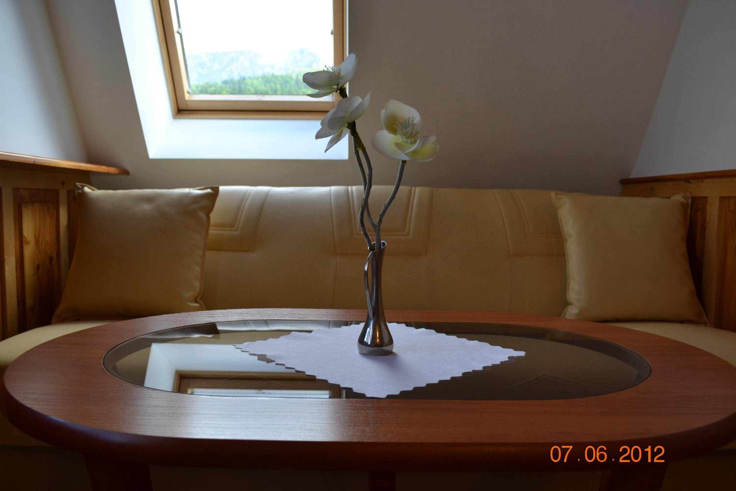 Apartment - Split Level with Mountain View - Photo 7