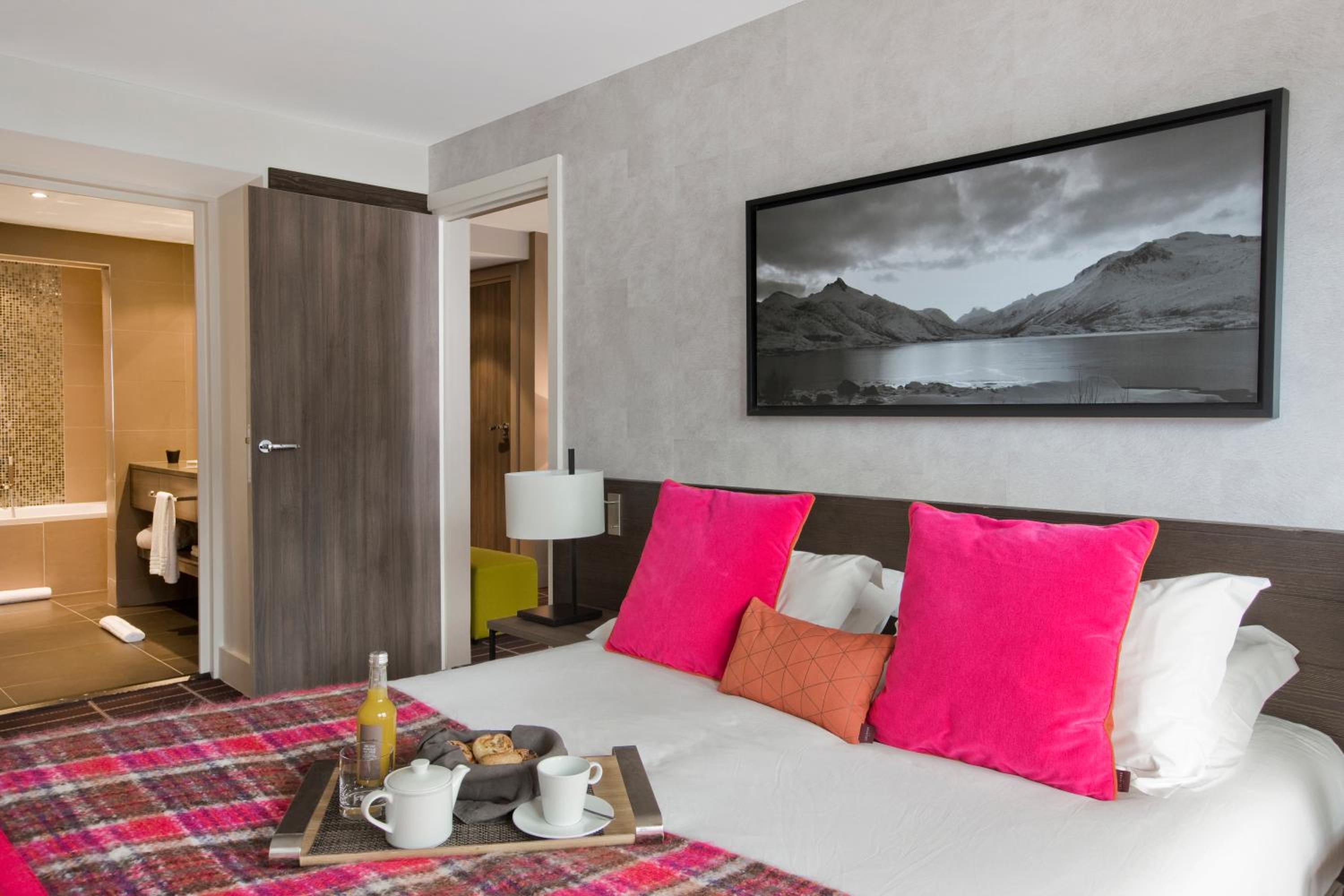 Junior Suite with Mountain View photo 2