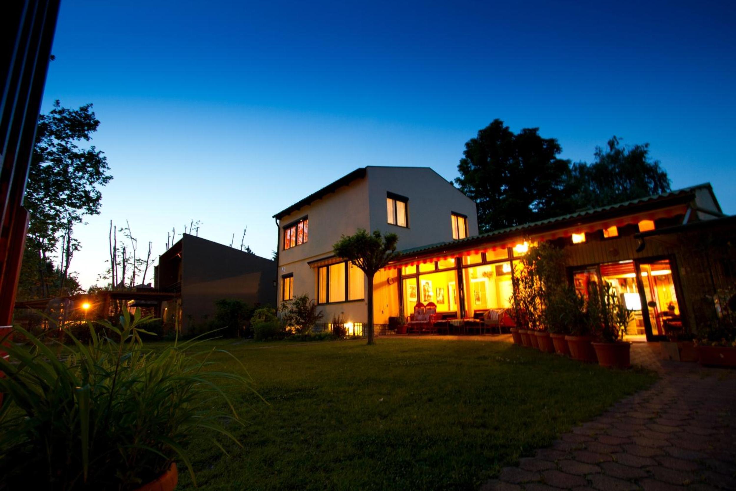 Five-Bedroom House - Photo 22
