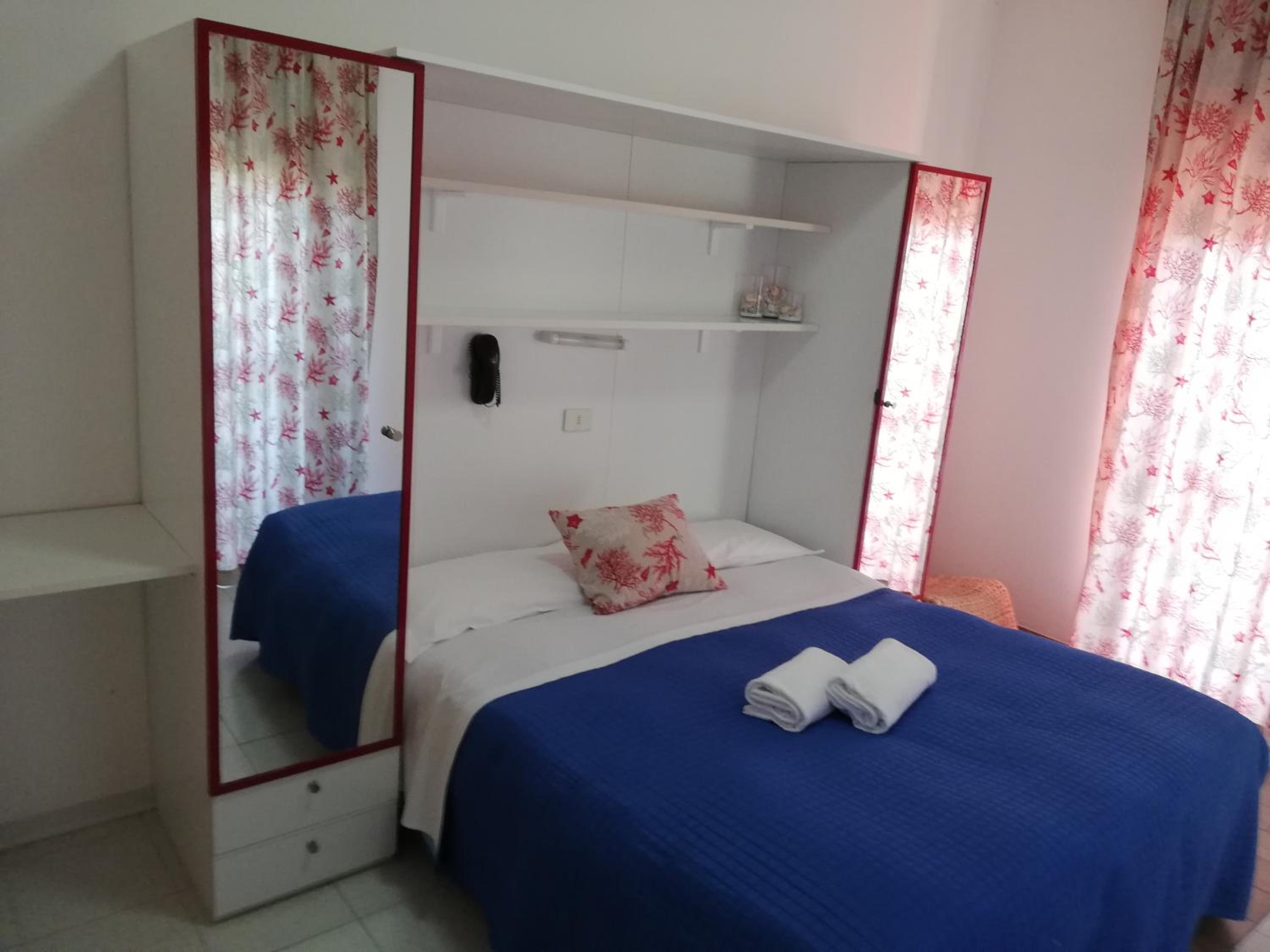 Economy Double Room - Photo 3