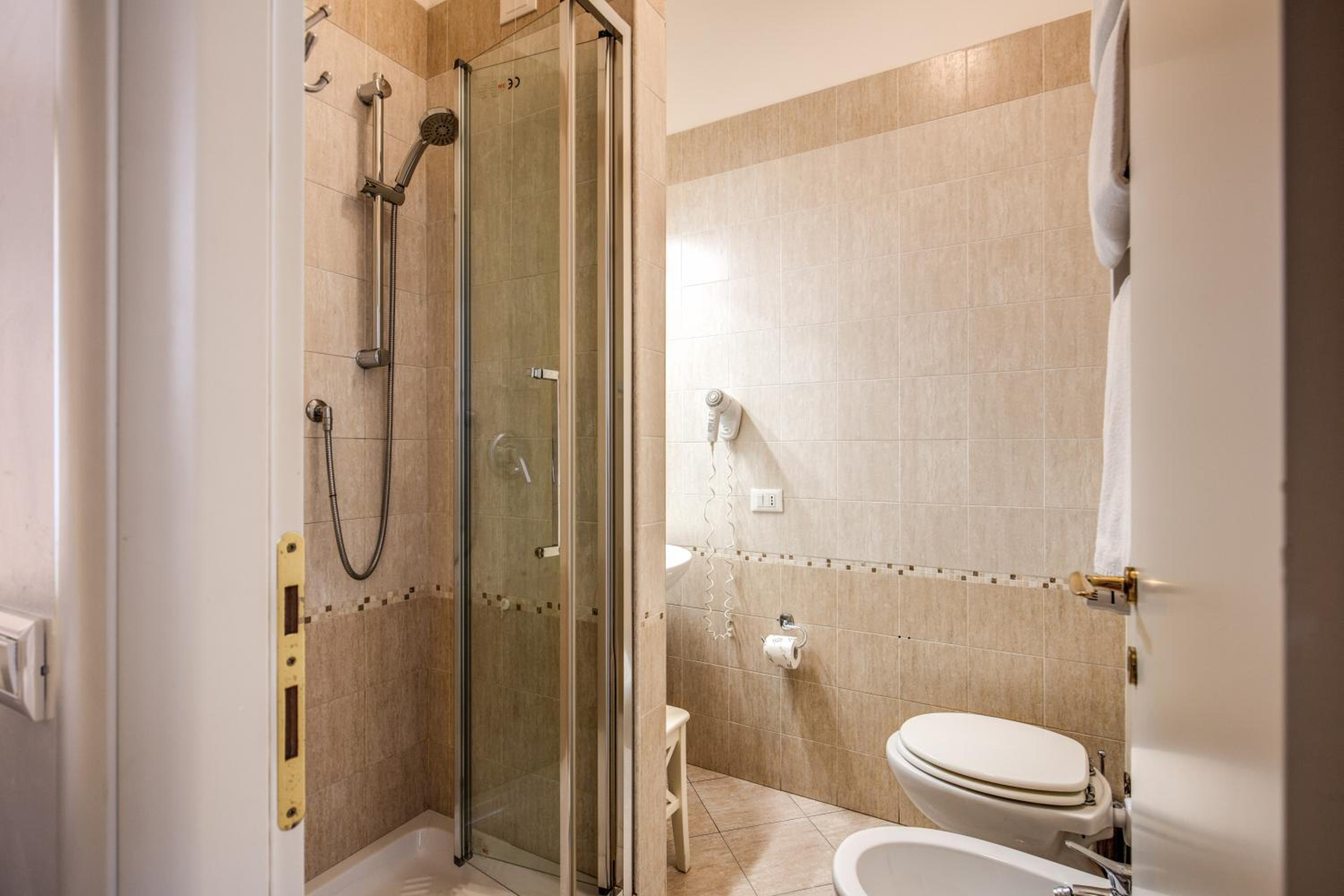 Classic Double Room with Balcony photo 3
