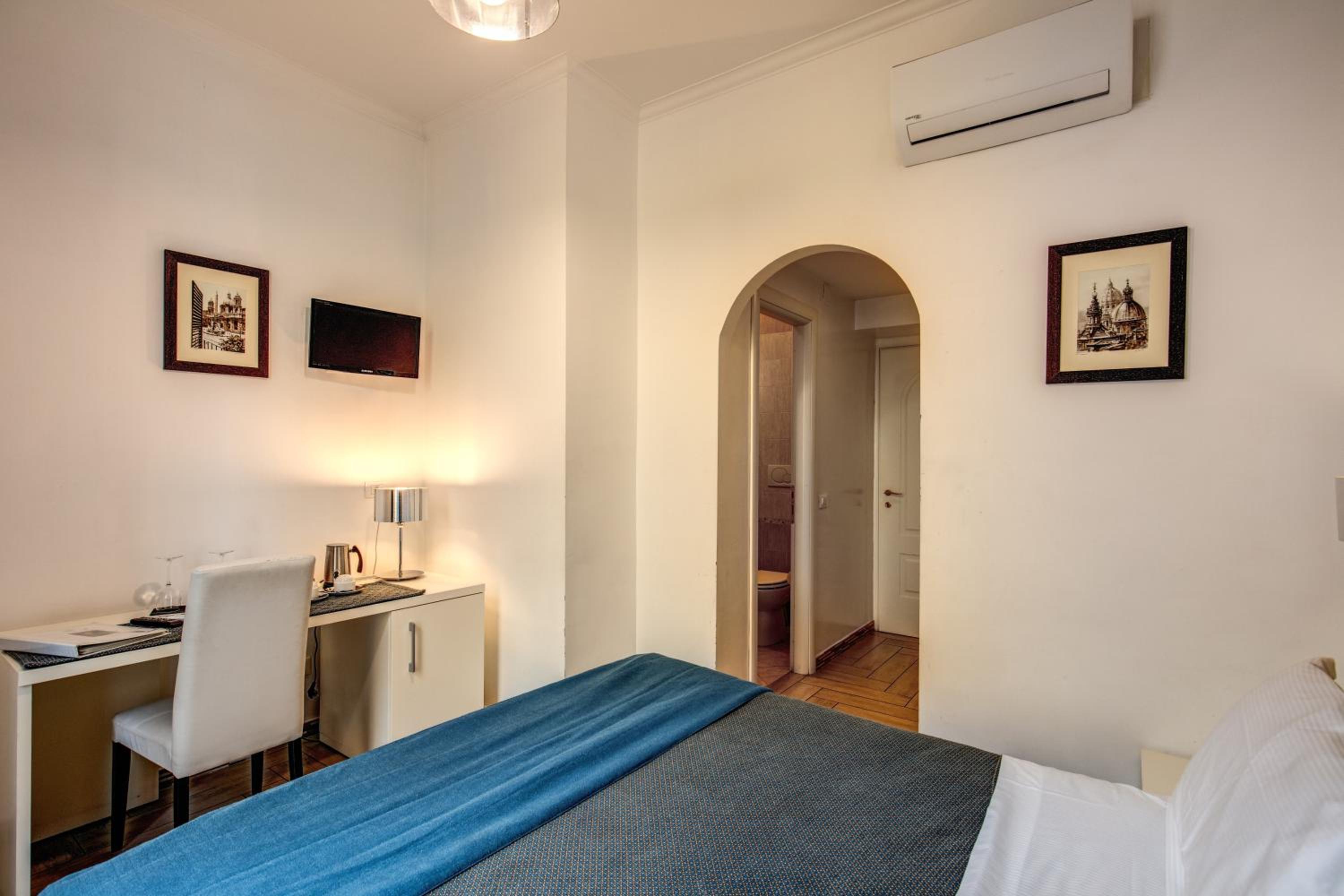 Classic Double Room photo 3