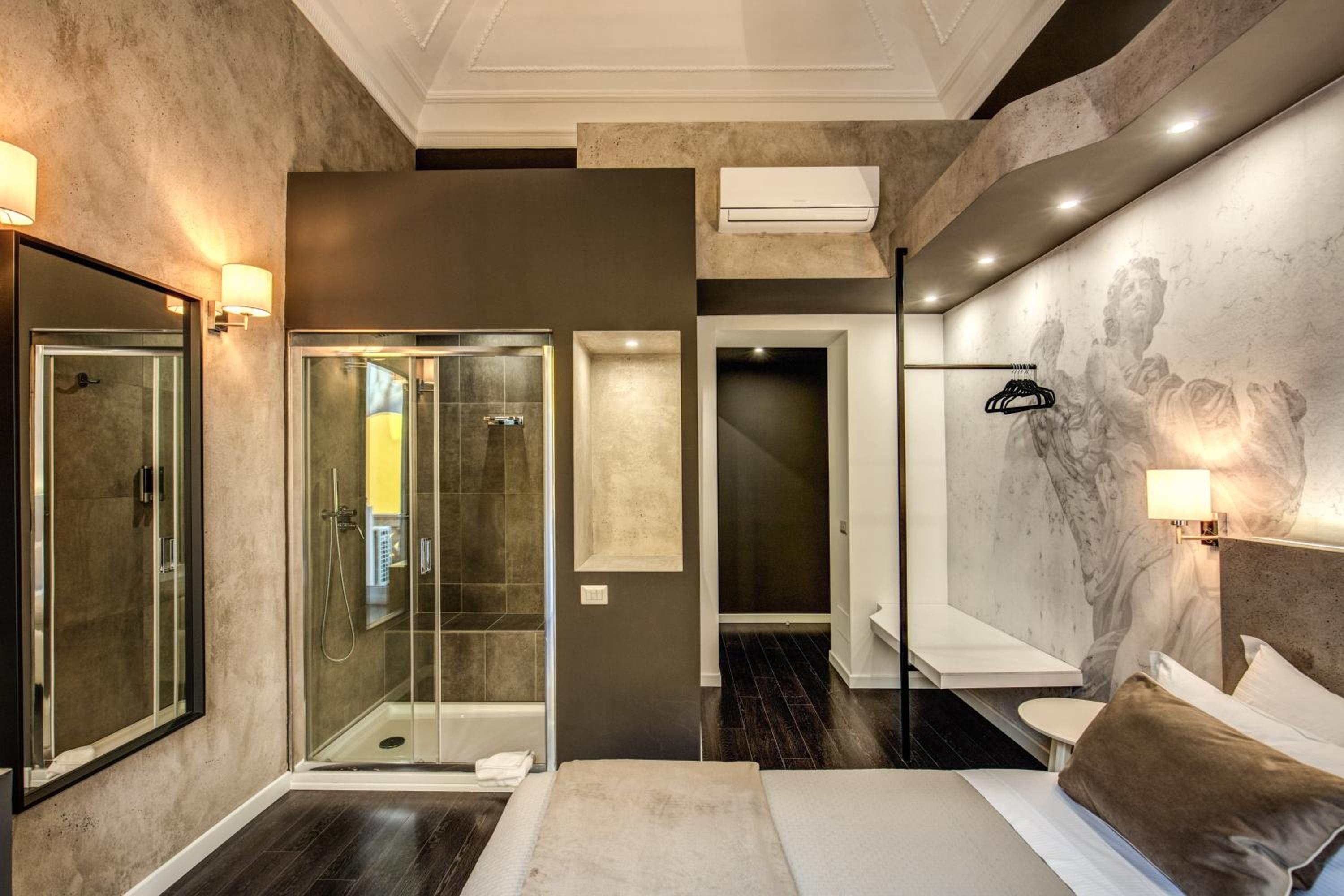 Luxury Double Room with Balcony photo 2