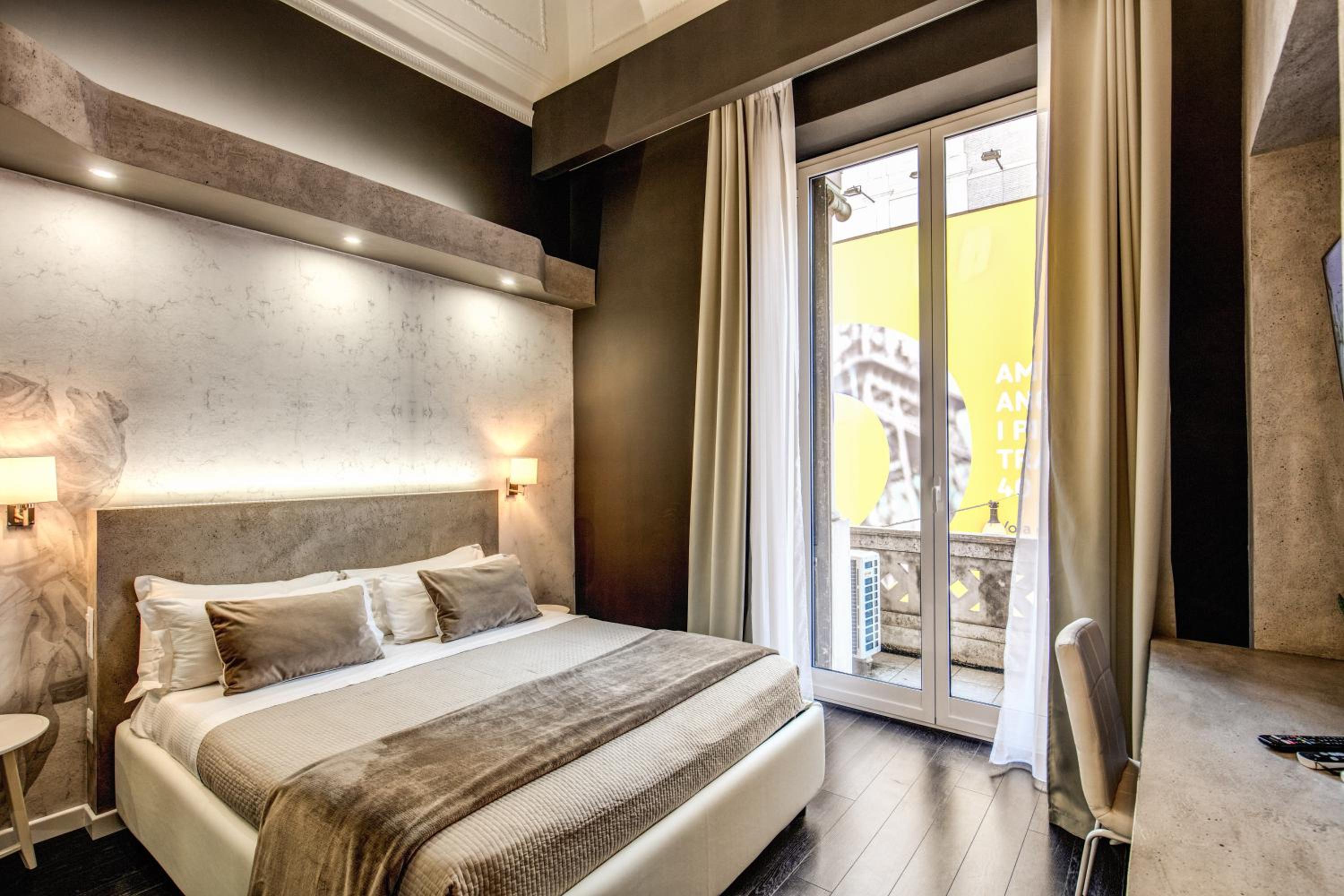 Luxury Double Room with Balcony photo 1