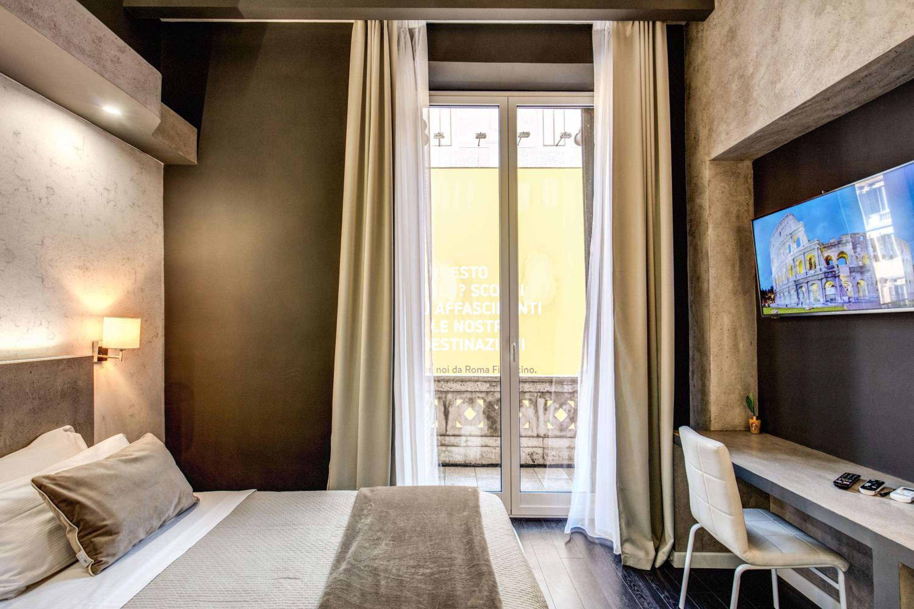 Luxury Double Room with Balcony photo 3