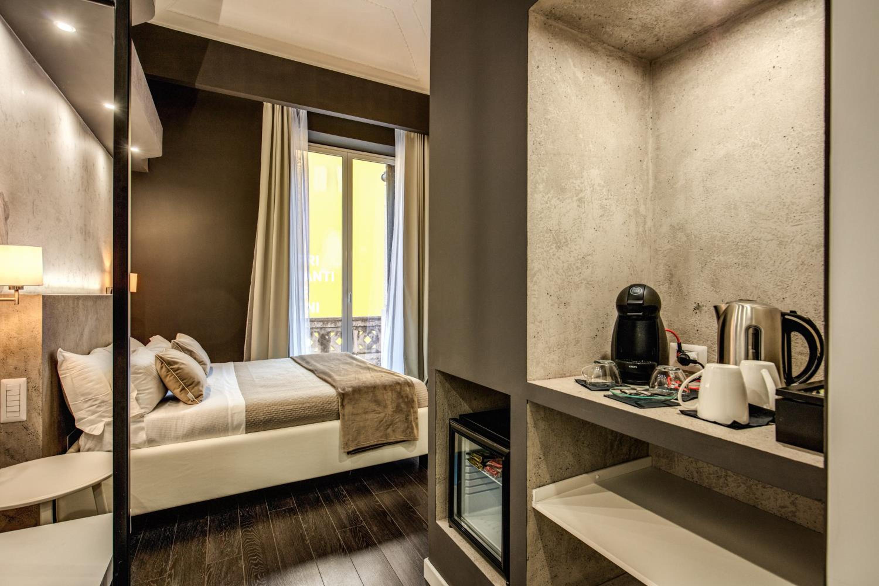 Luxury Double Room with Balcony photo 2