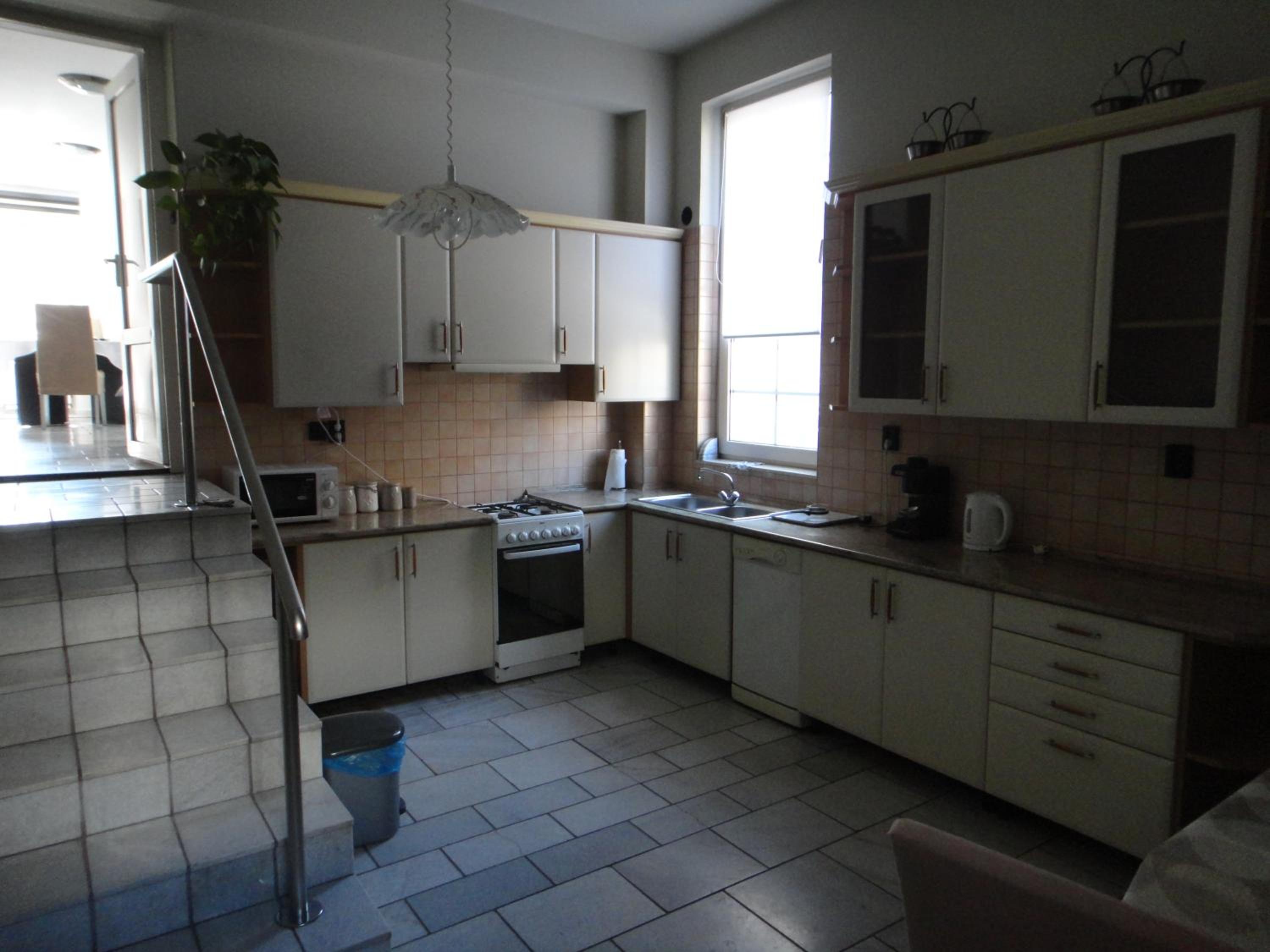 Two-Bedroom Apartment - Photo 2