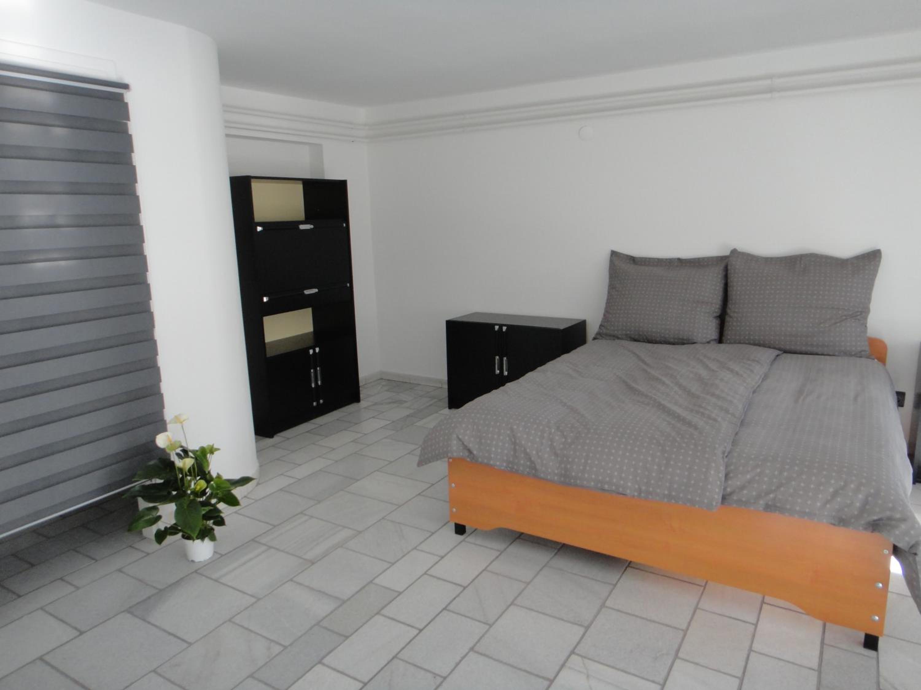 Two-Bedroom Apartment - Photo 5