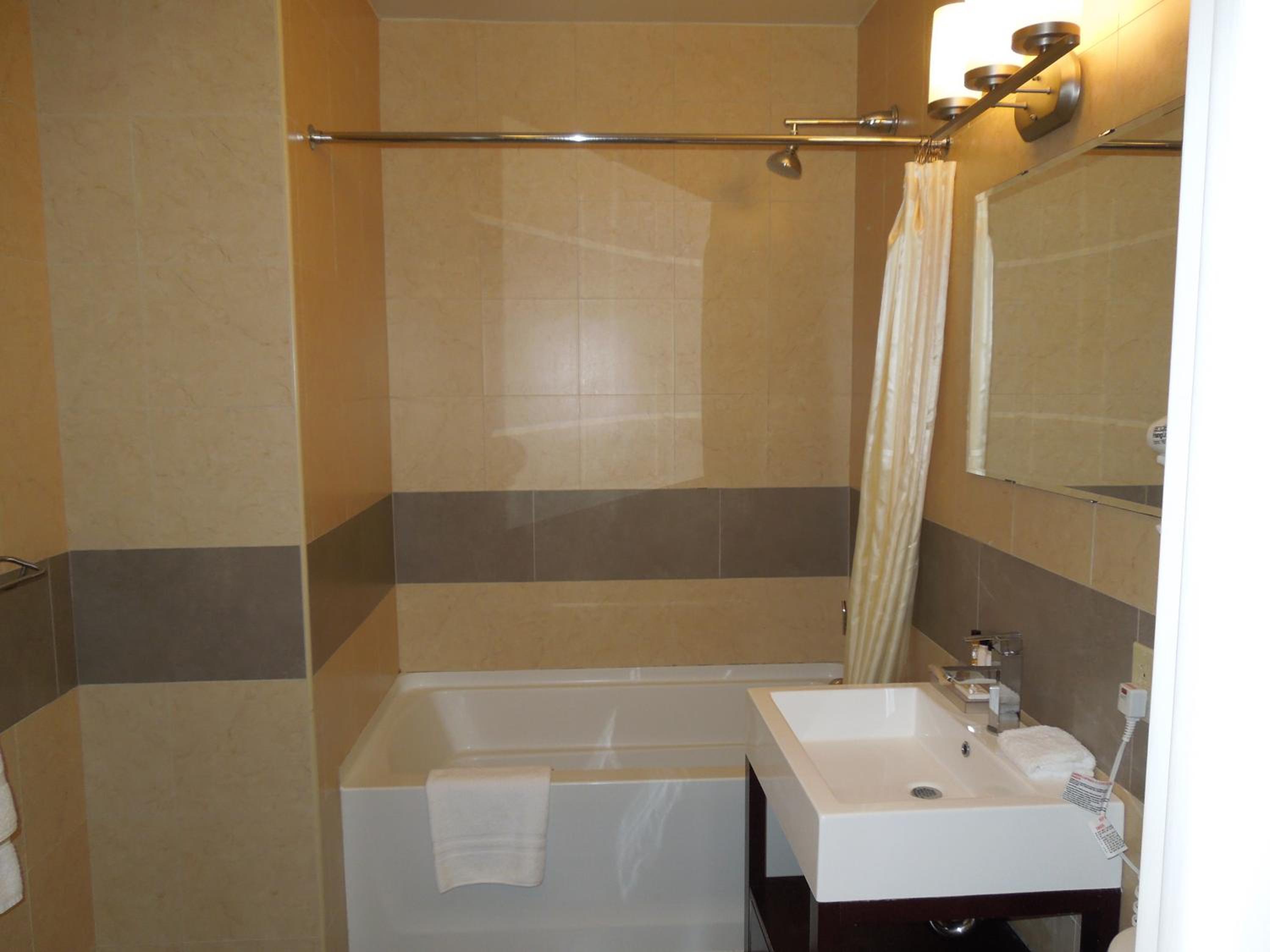 Quadruple Room - Photo 6