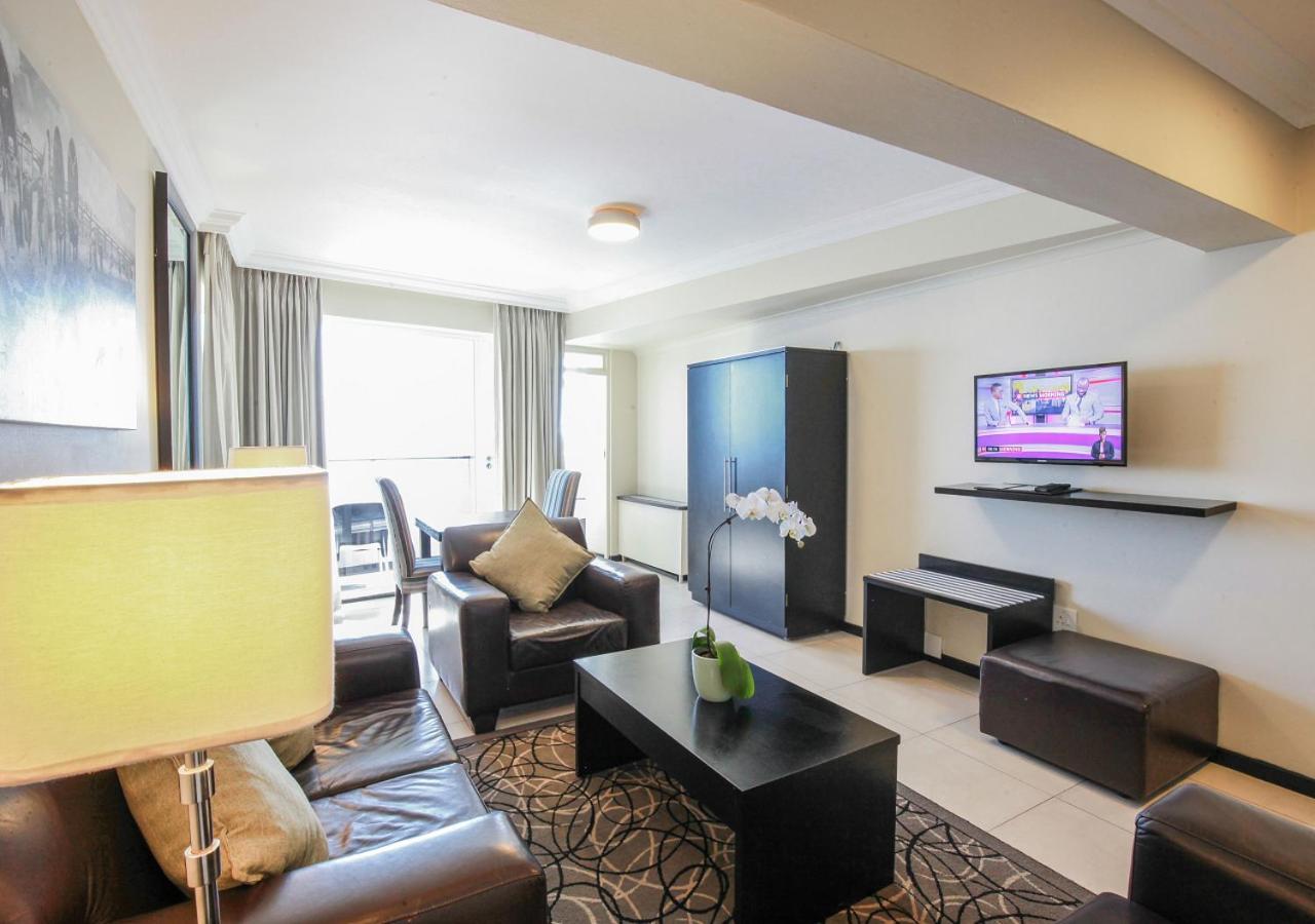 Deluxe Executive Family Suite - Front Sea Facing thumbnail 6