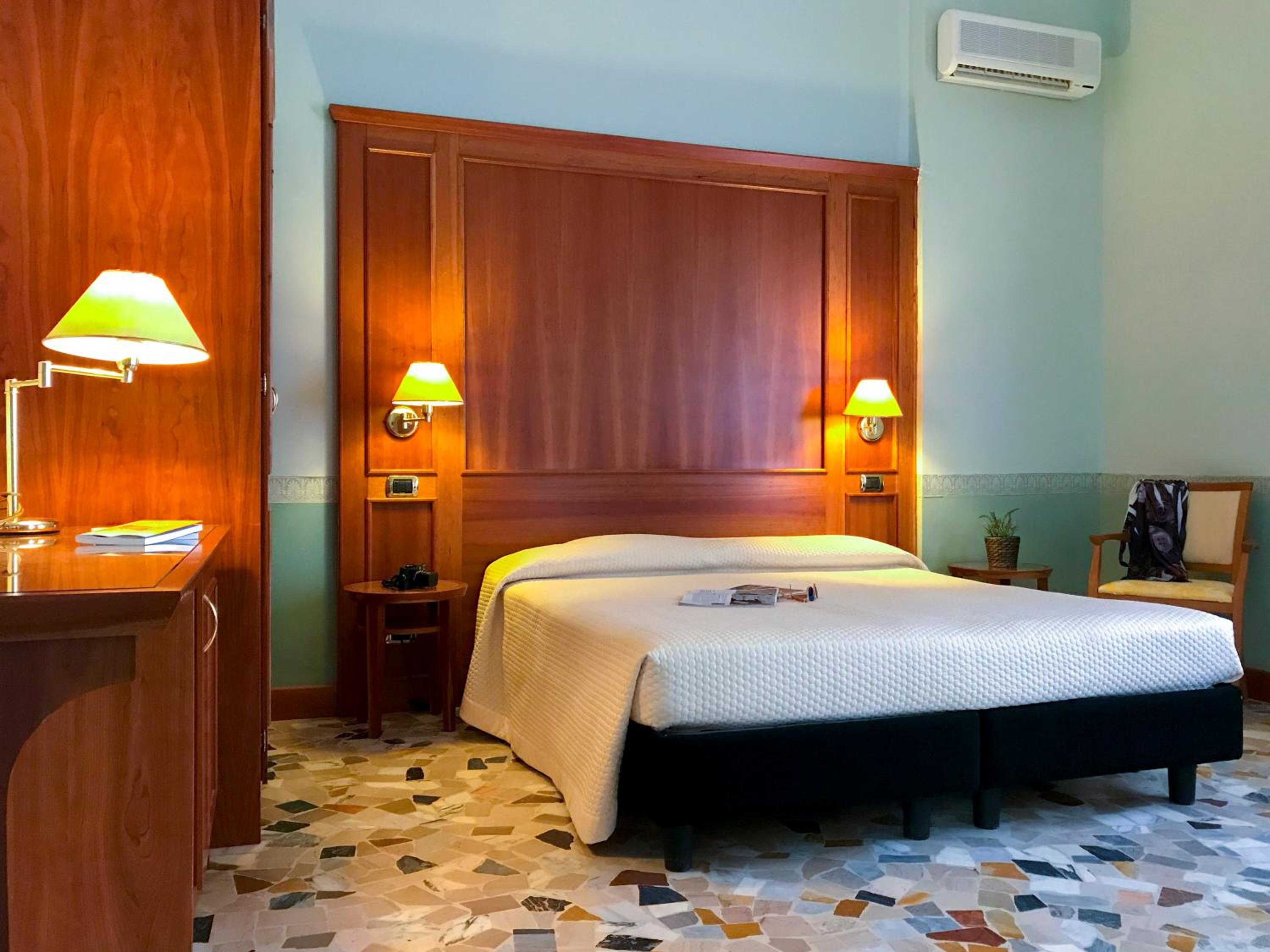 Double or Twin Room - Photo 2