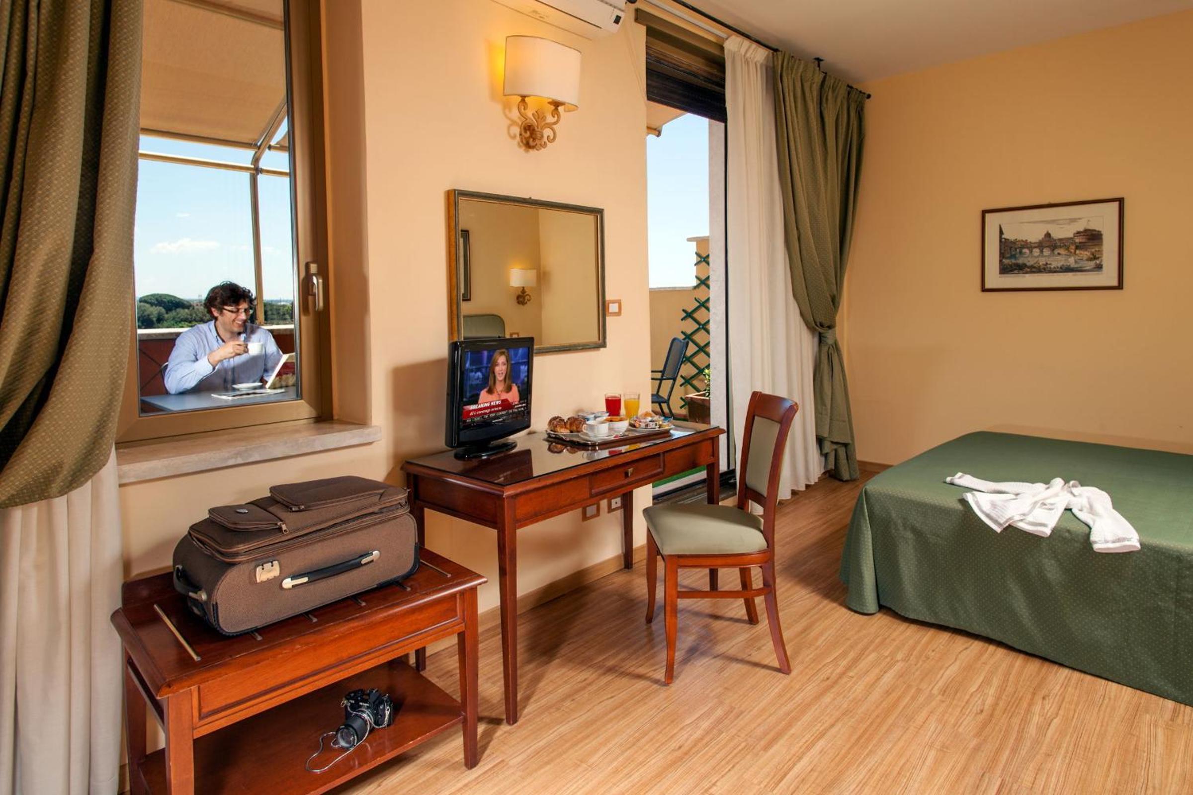Double or Twin Room photo 3