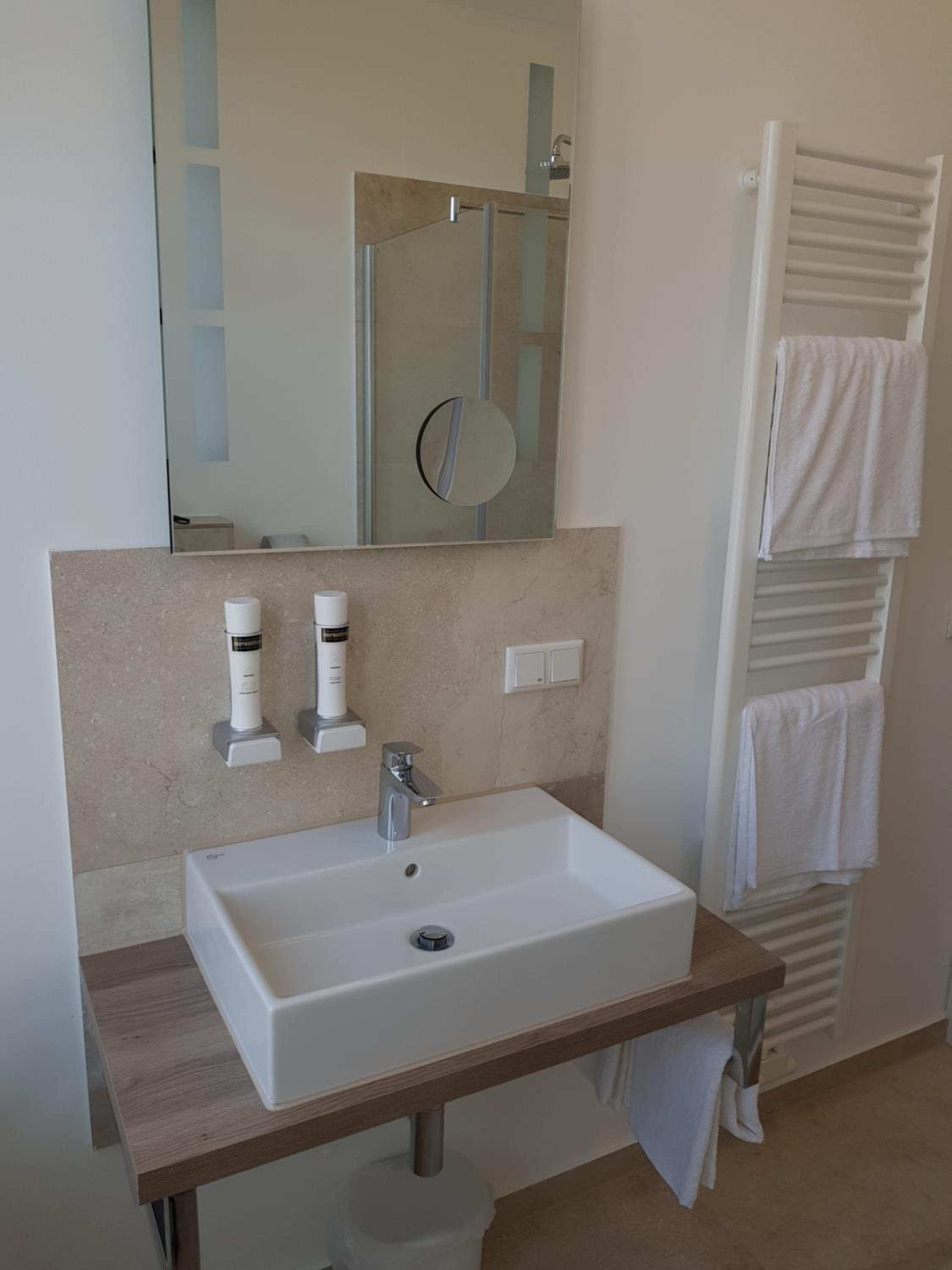 Double Room - Photo 35
