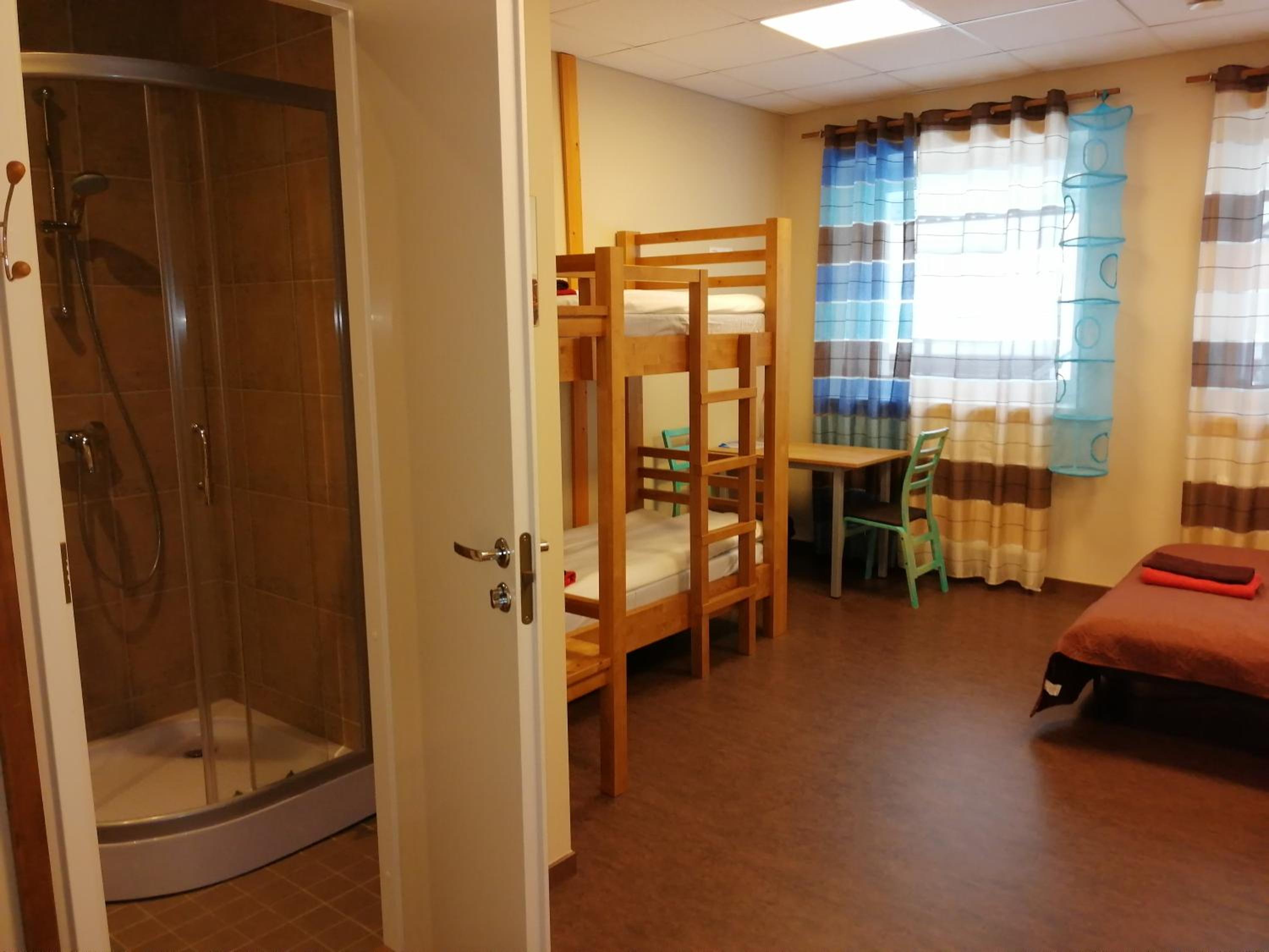 Quadruple Room with Private Bathroom photo 2