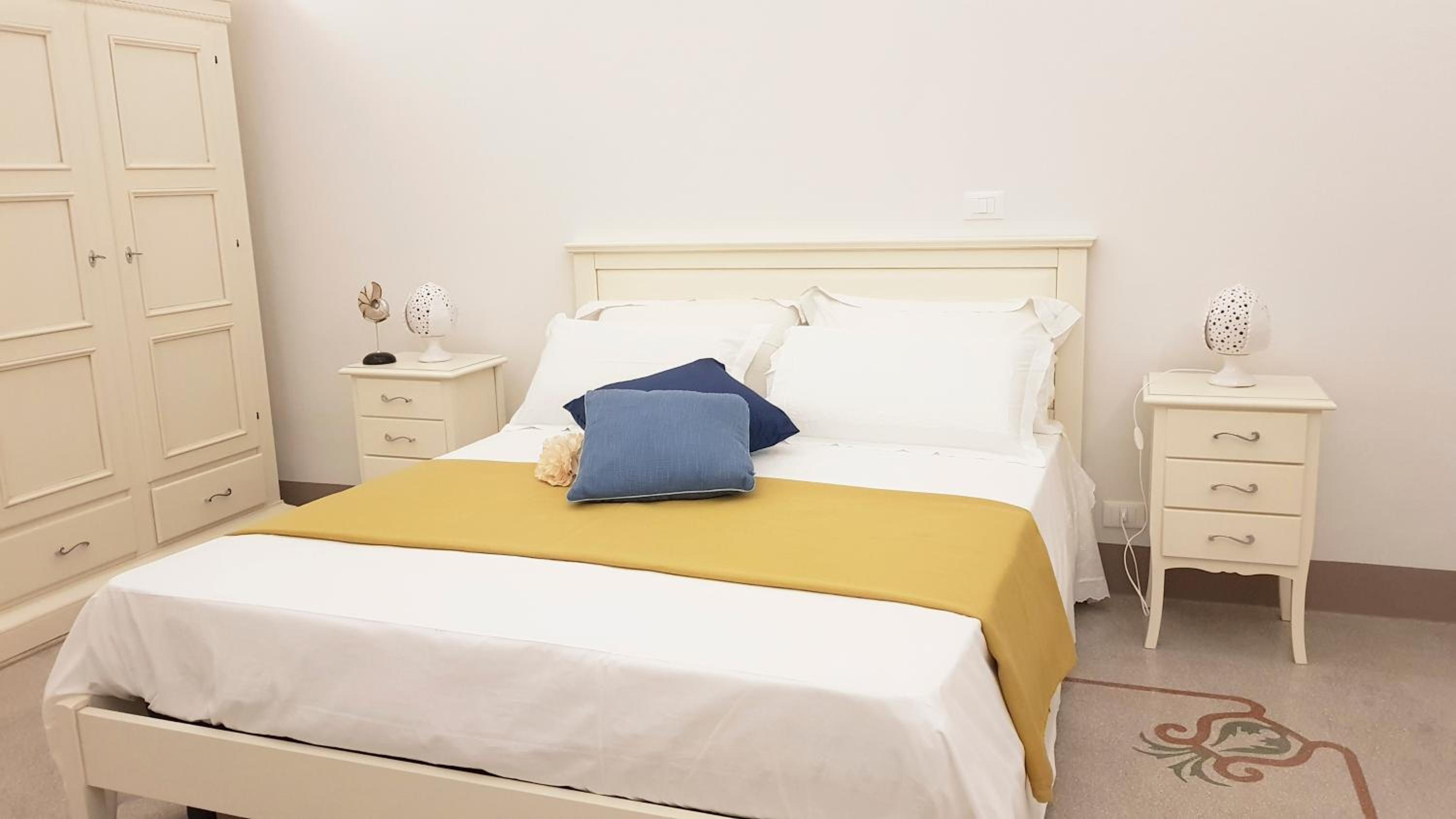 Queen Room with Spa Bath - Photo 9