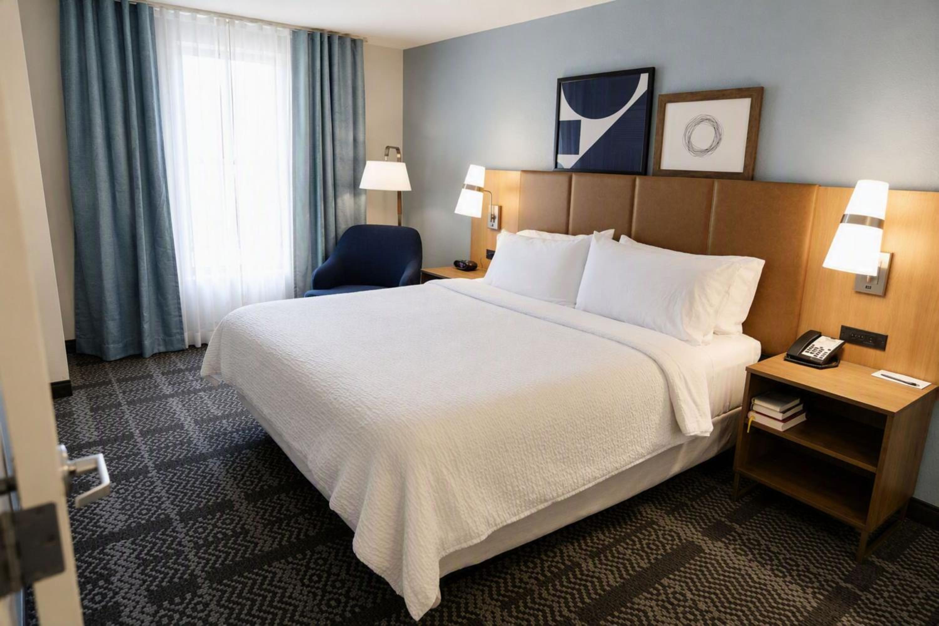 One-Bedroom King Suite