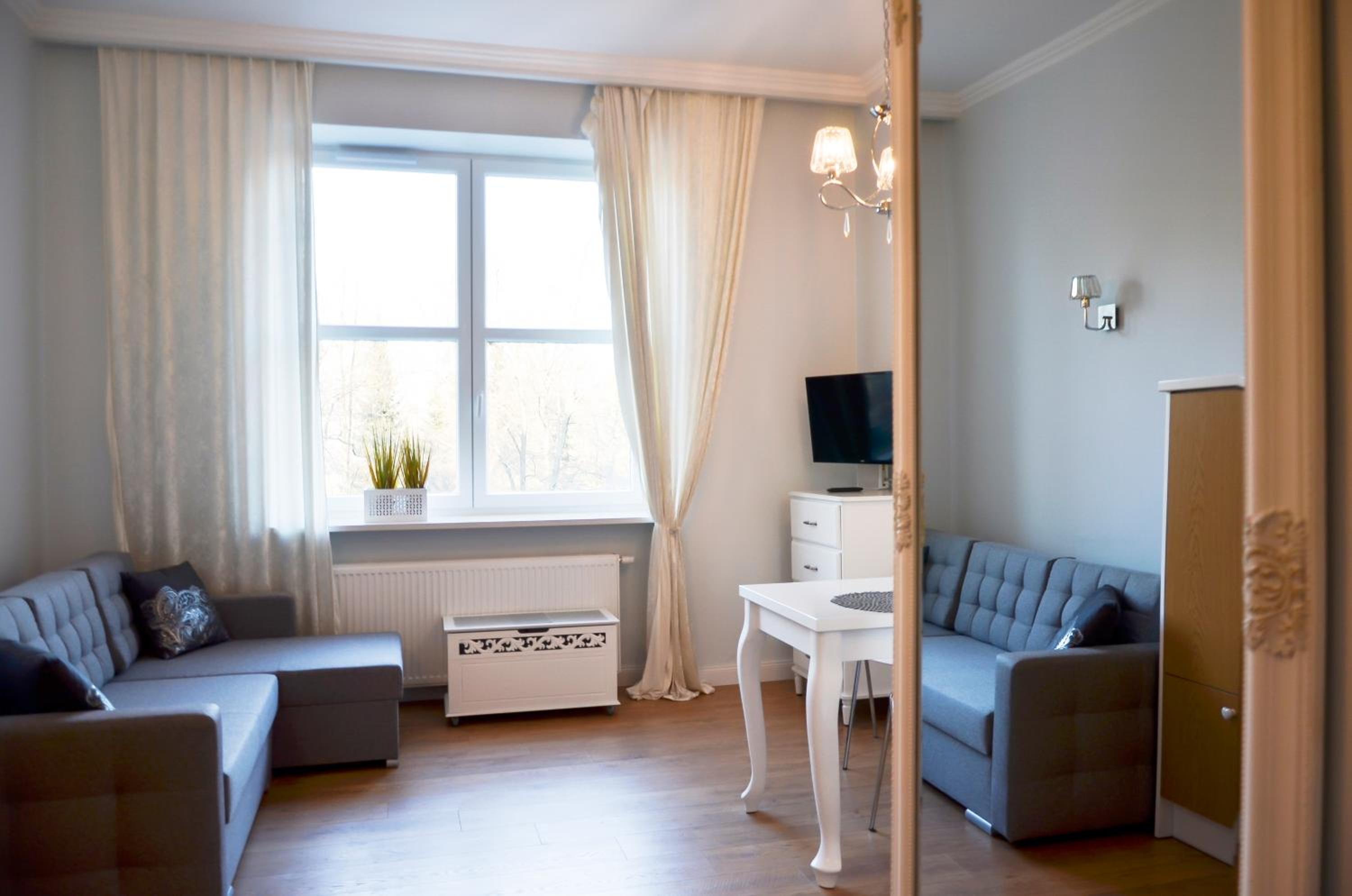 Studio Apartment - Photo 1