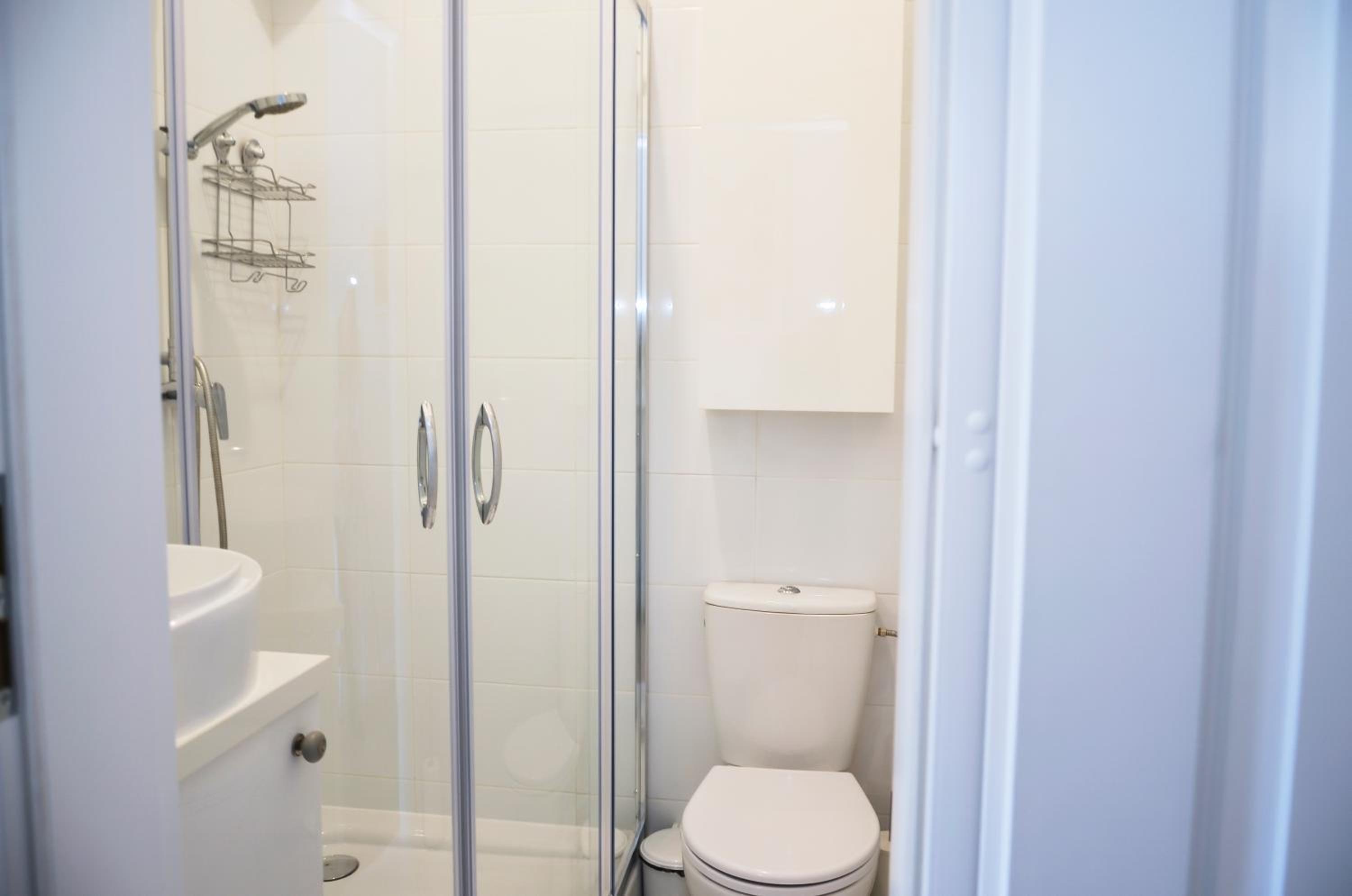 Studio Apartment - Photo 9