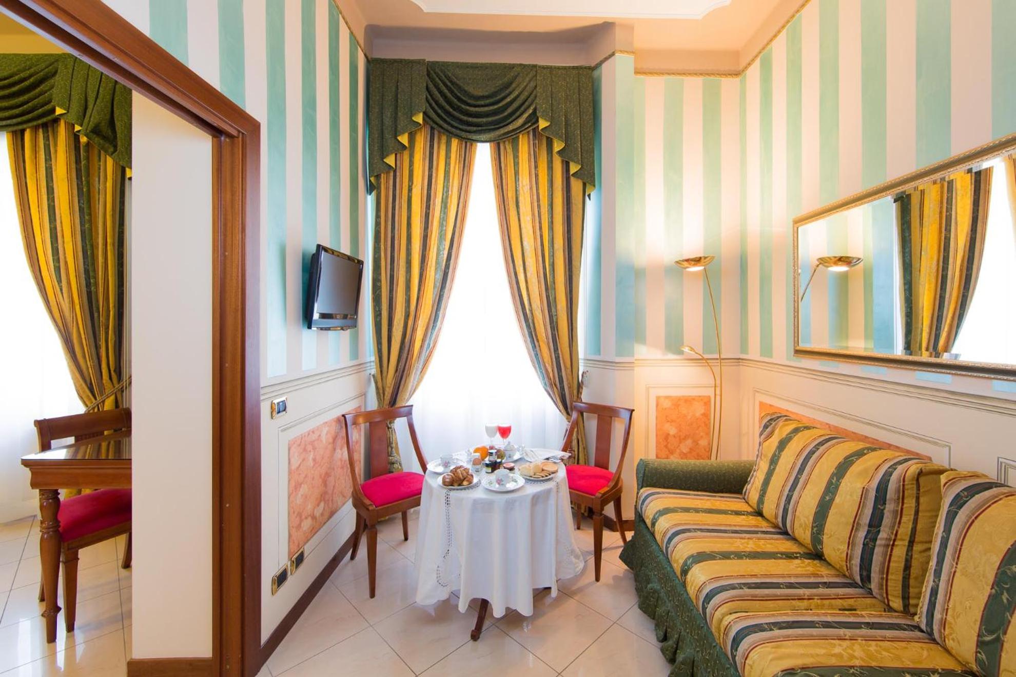 Suite - Photo 4